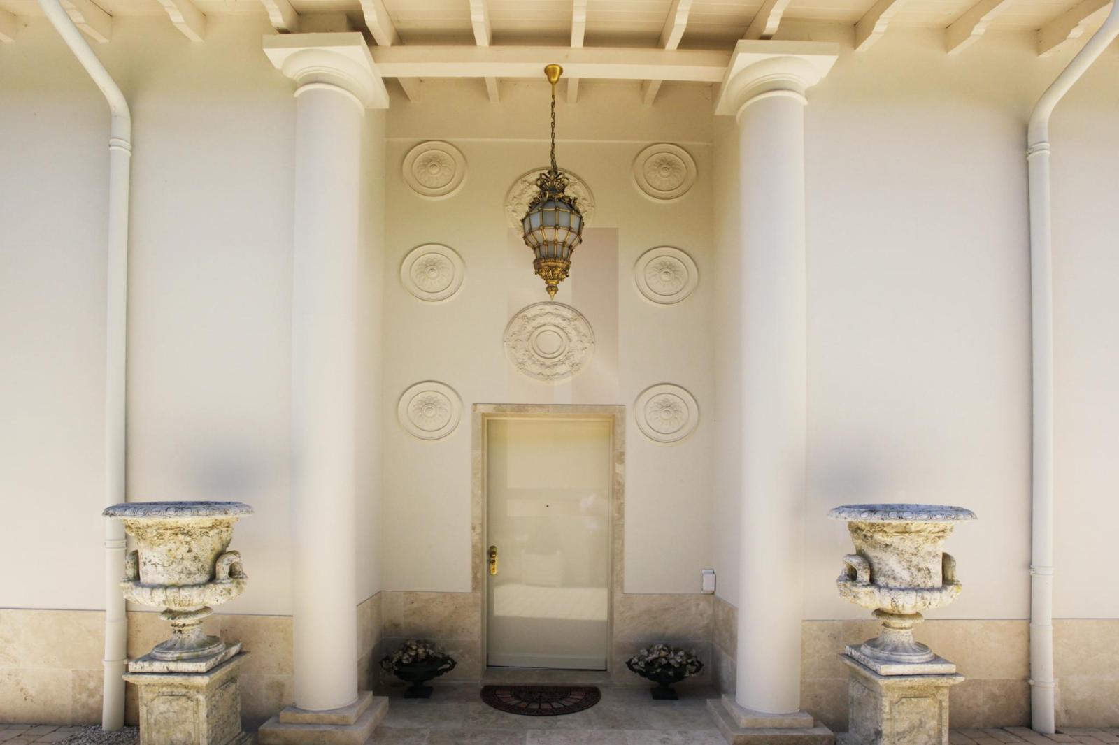 Exclusivité: Magnifique villa classique proche du golf 