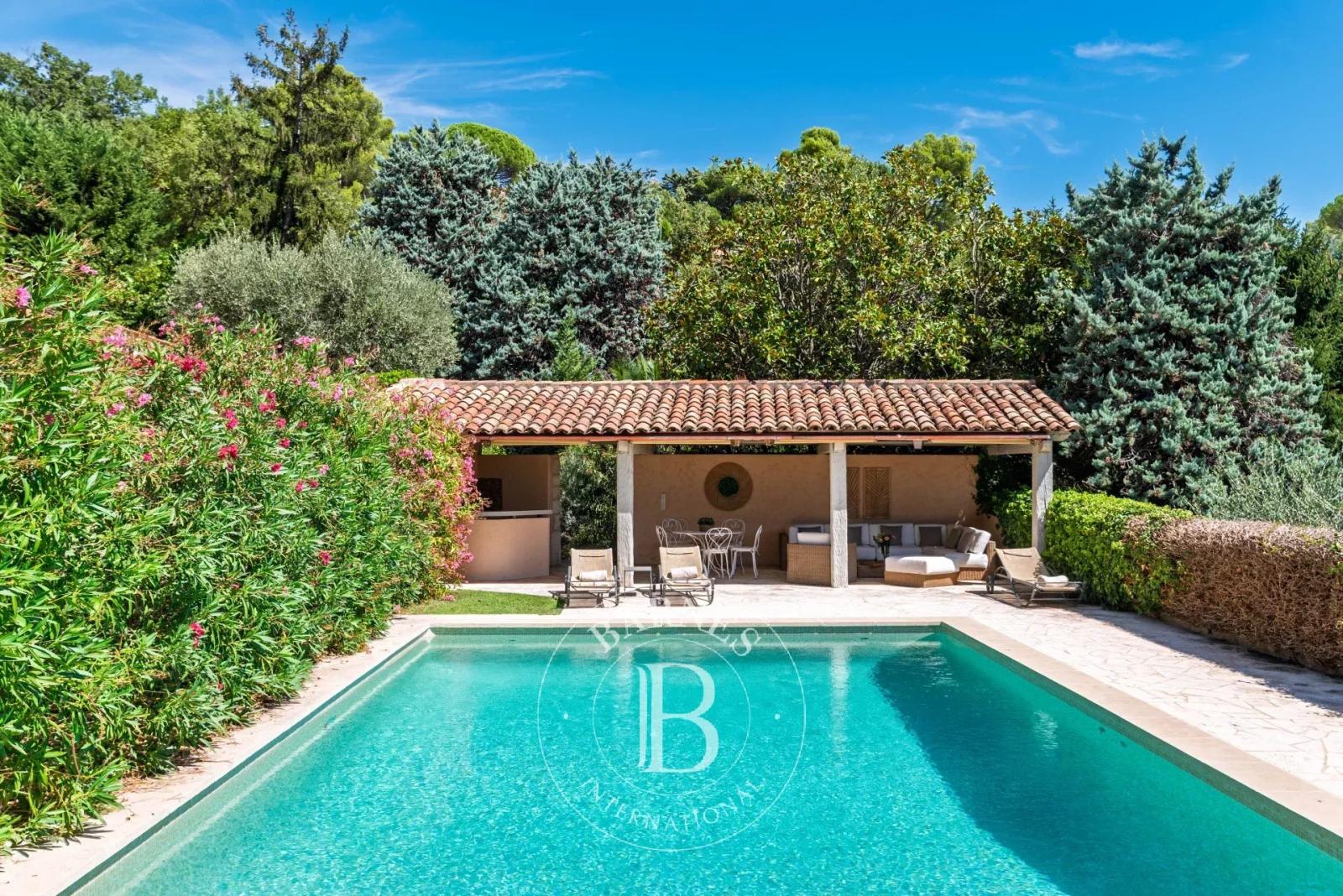Villa 5 chambres - vue mer - piscine - jardin