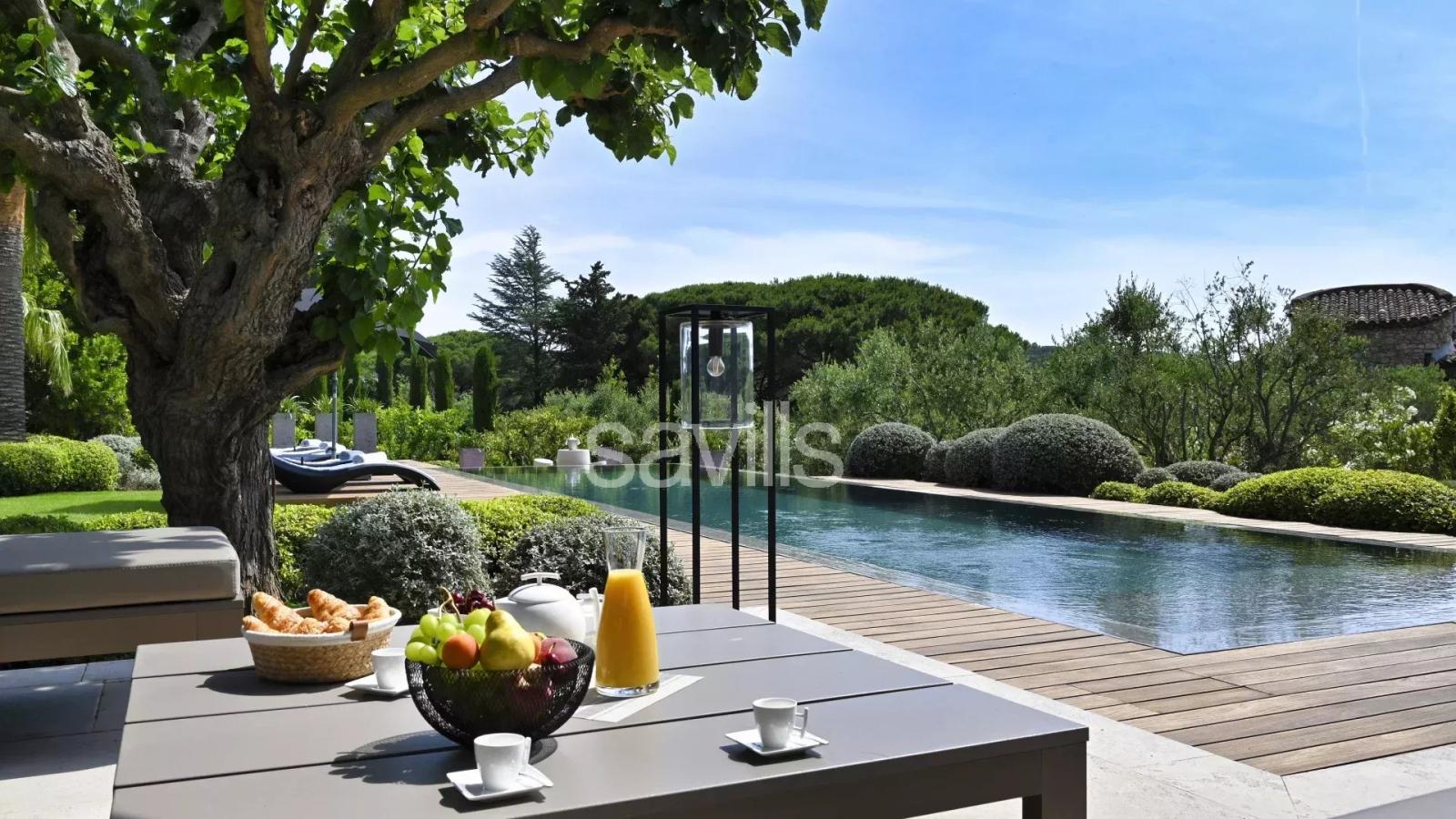 Villa contemporaine avec piscine et espaces bien-être – Les Parcs de Saint-Tropez