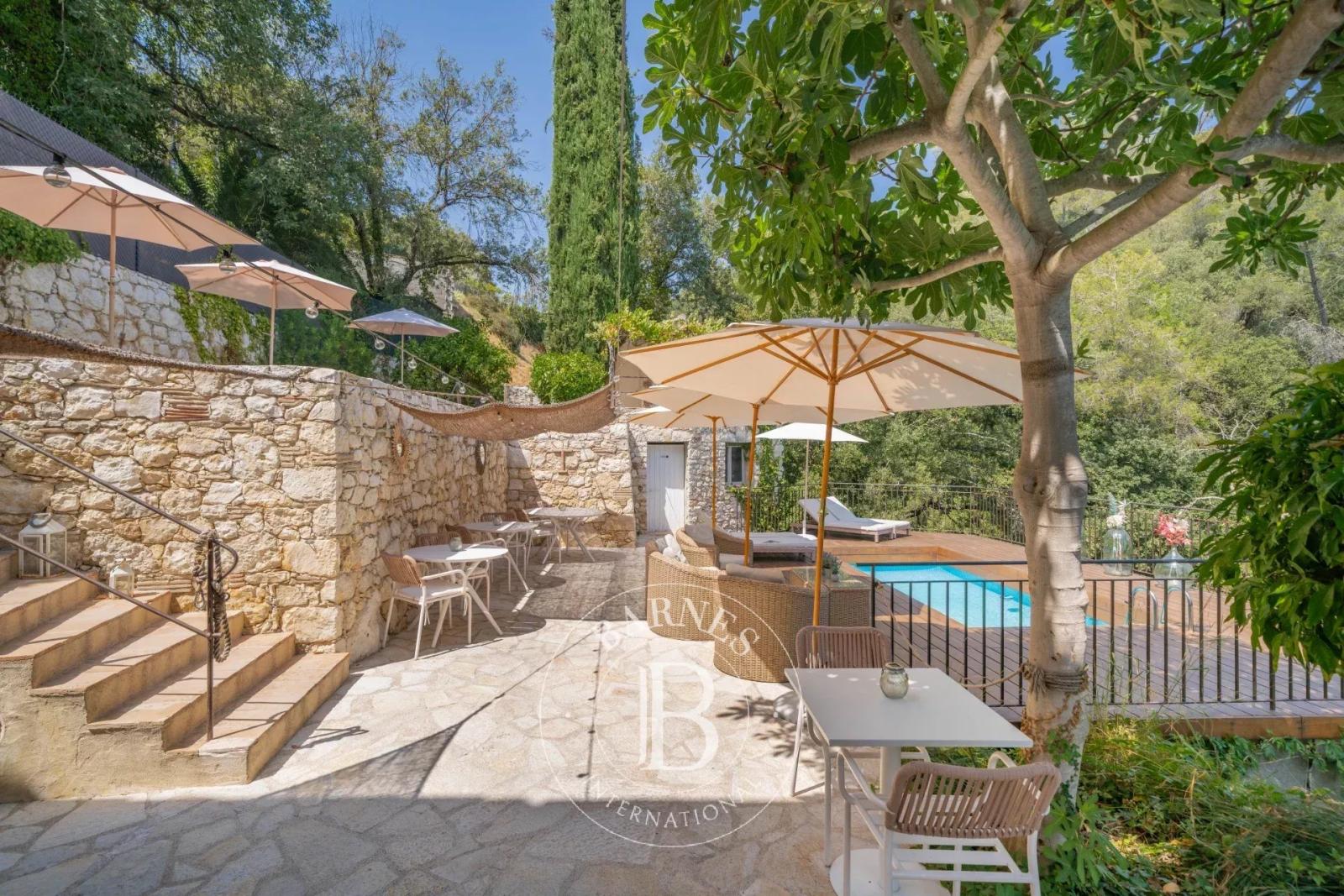 Propriété de charme avec spa 100 m² et chambres d'hôtes en activité – La Colle-sur-Loup