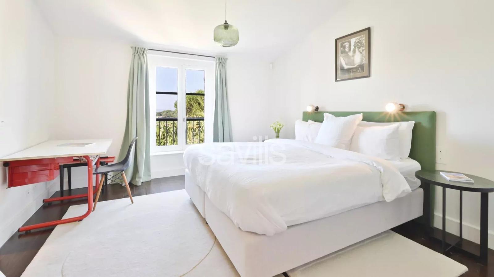 Elégante villa 8 chambres avec jardin paysager et piscine