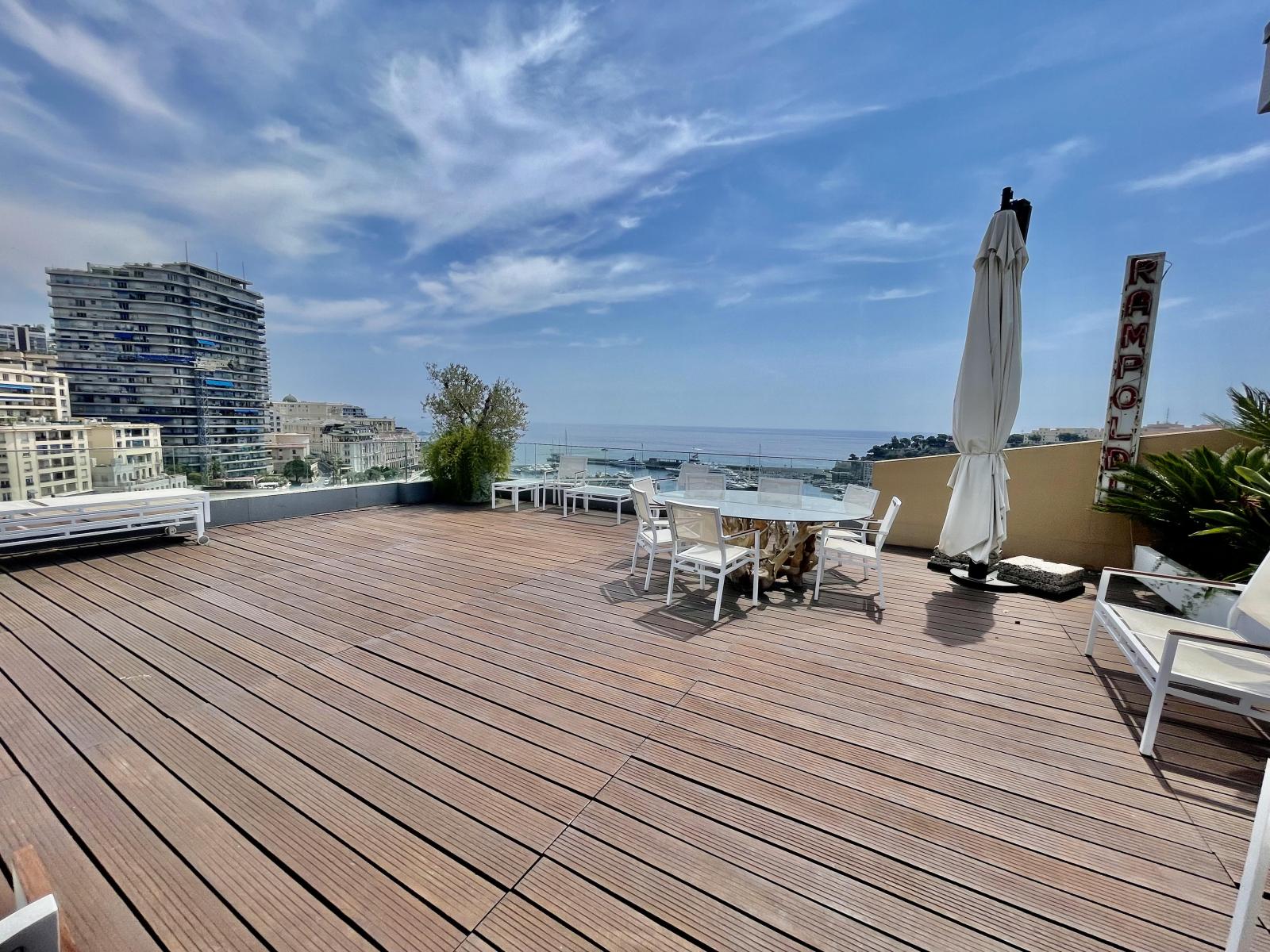 Magnifique Triplex Penthouse avec vue sur le port Hercule
