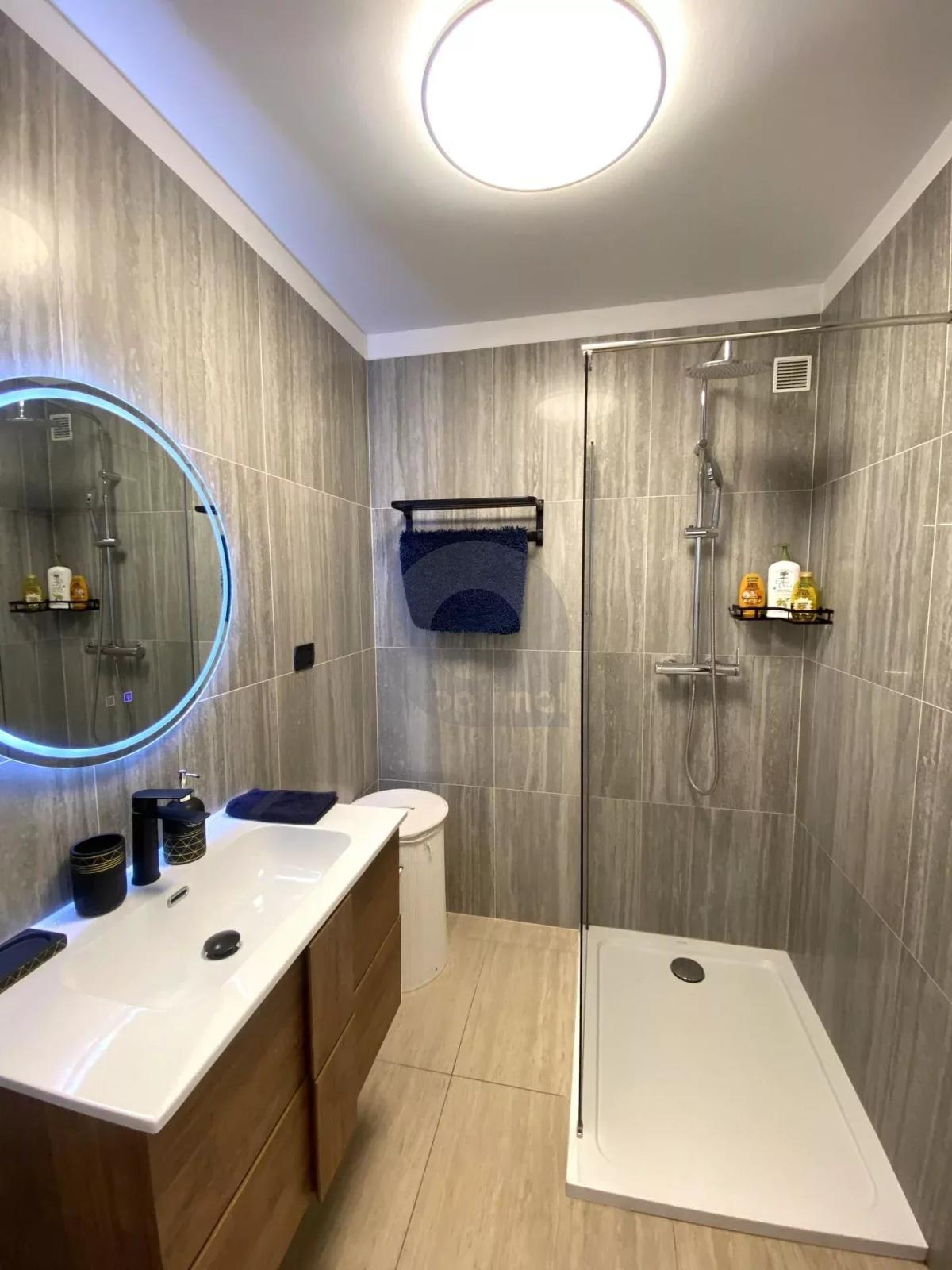 A VENDRE - ROQUEBRUNE CAP MARTIN - STUDIO AVEC COIN NUIT PROCHE PLAGE TERRASSE CAVE