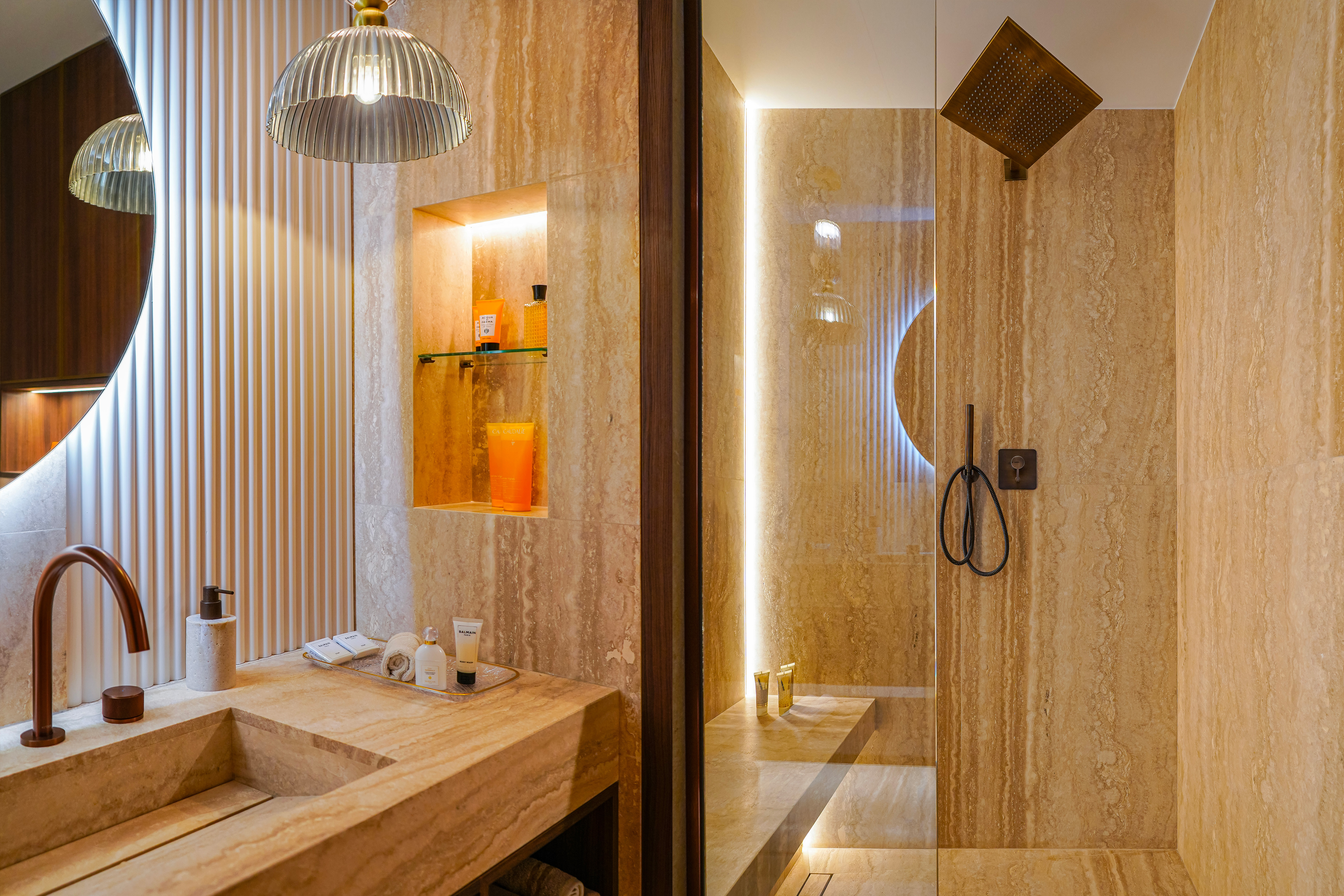db12b_montage-sdd-chambre-2chateau-perigord-barnes-valeri-agency-monaco-1767802523.jpg