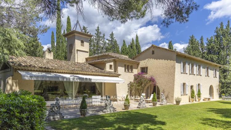 Bastide en pierre 10 chambres - Auribeau-sur-Siagne
