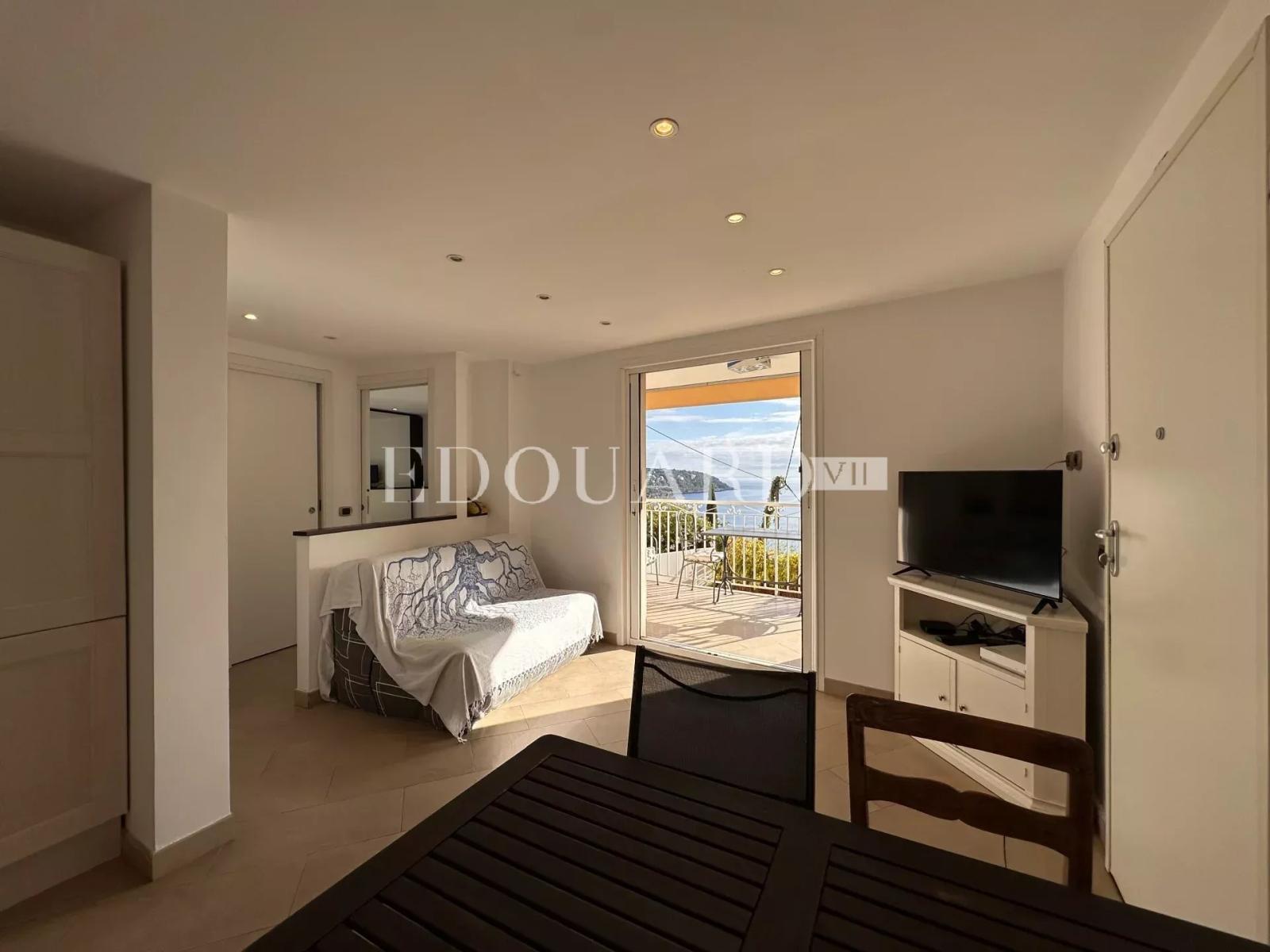 En exclusivité trois pièces avec vaste terrasse, belle vue mer panoramique et parking privatif