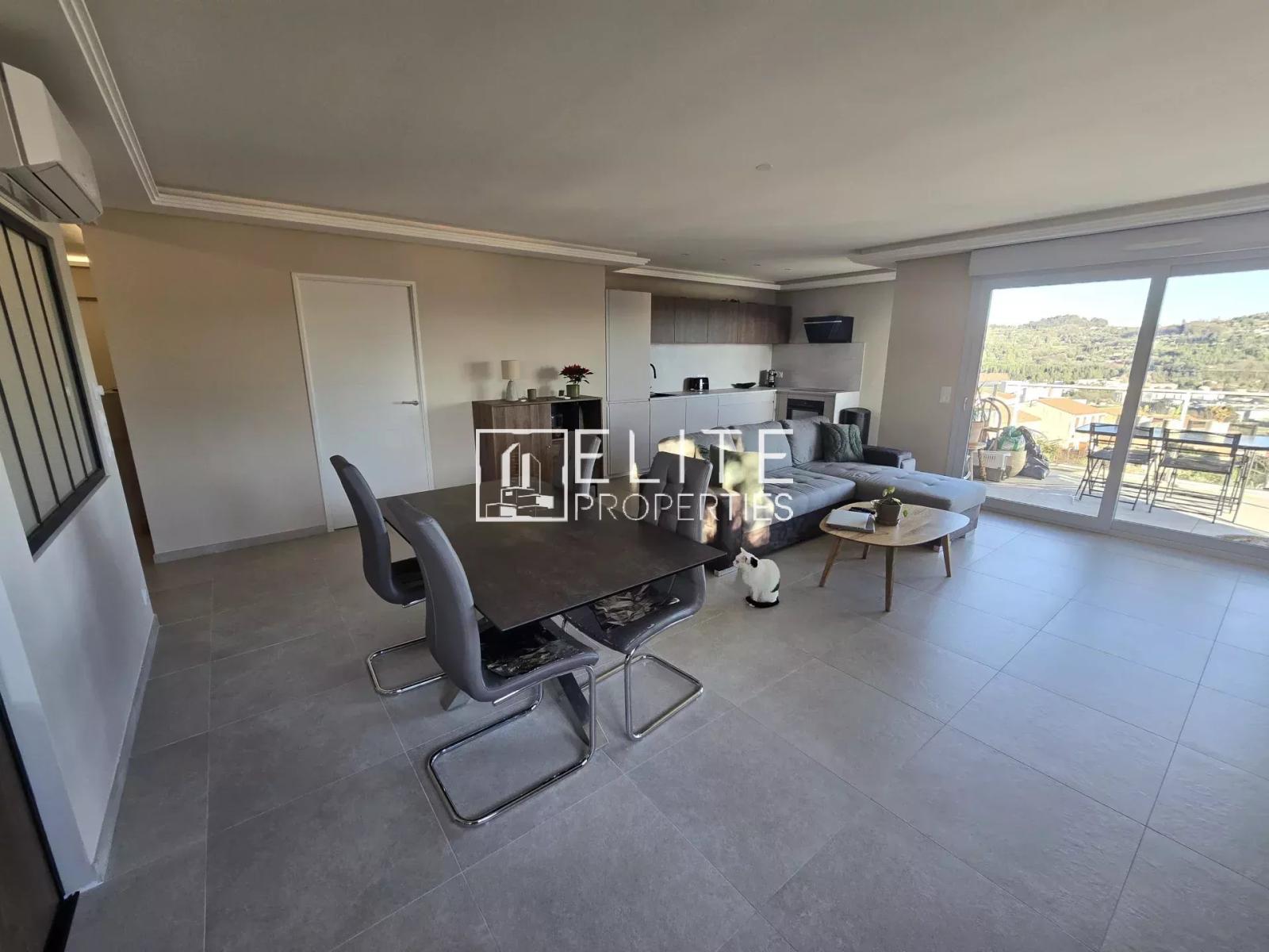 APPARTEMENT 3 PIÈCES DE 85 m² + 2 PARKINGS GRASSE