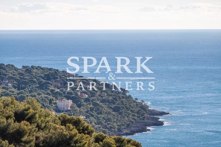 Roquebrune Cap Martin -Magnifique villa contemporaine - vue mer