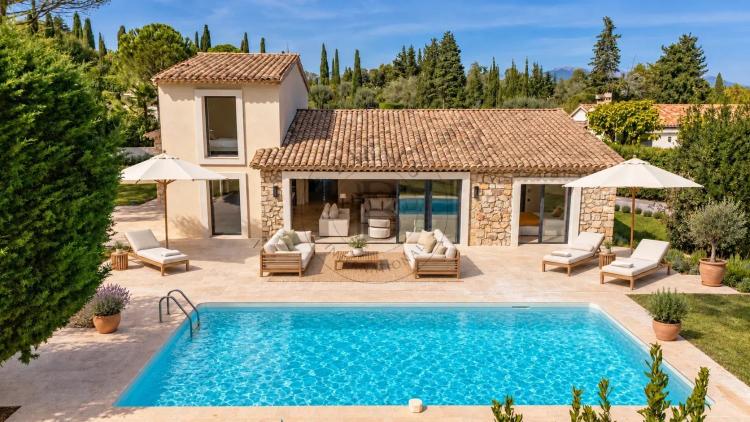 MOUGINS - VILLA PROVENCALE RENOVEE - QUARTIER PRISE