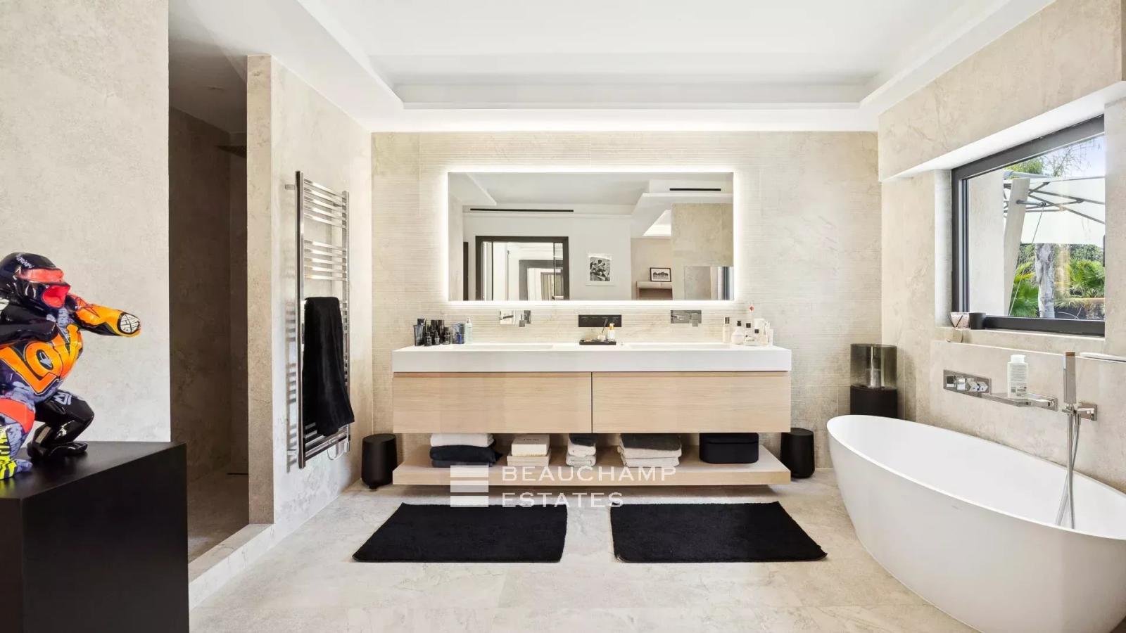 Villa contemporaine 5 chambres avec piscine - Mougins la Valmasque