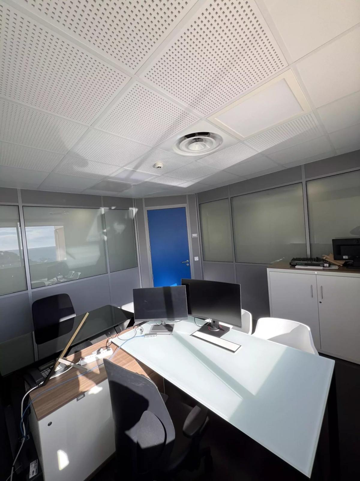 Bureau de 13m2 à Louer au MBC, Vue mer