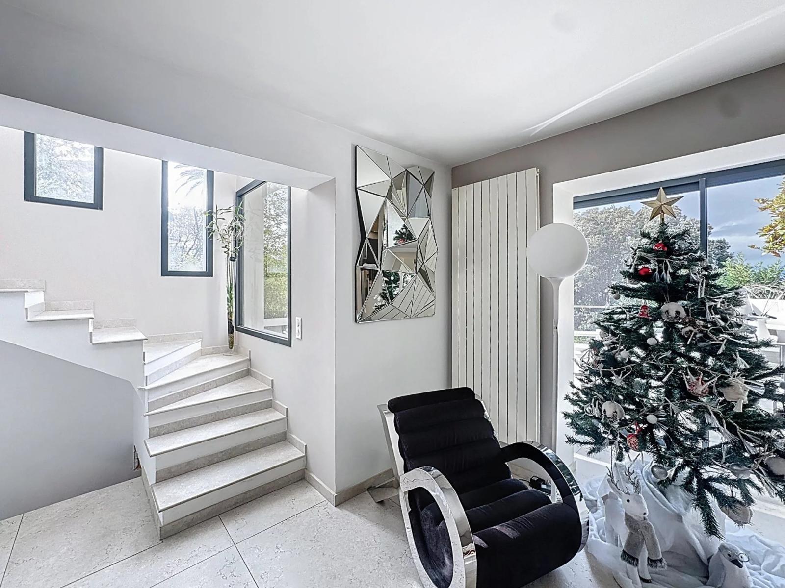 LE CANNET COLLINES VUE MER