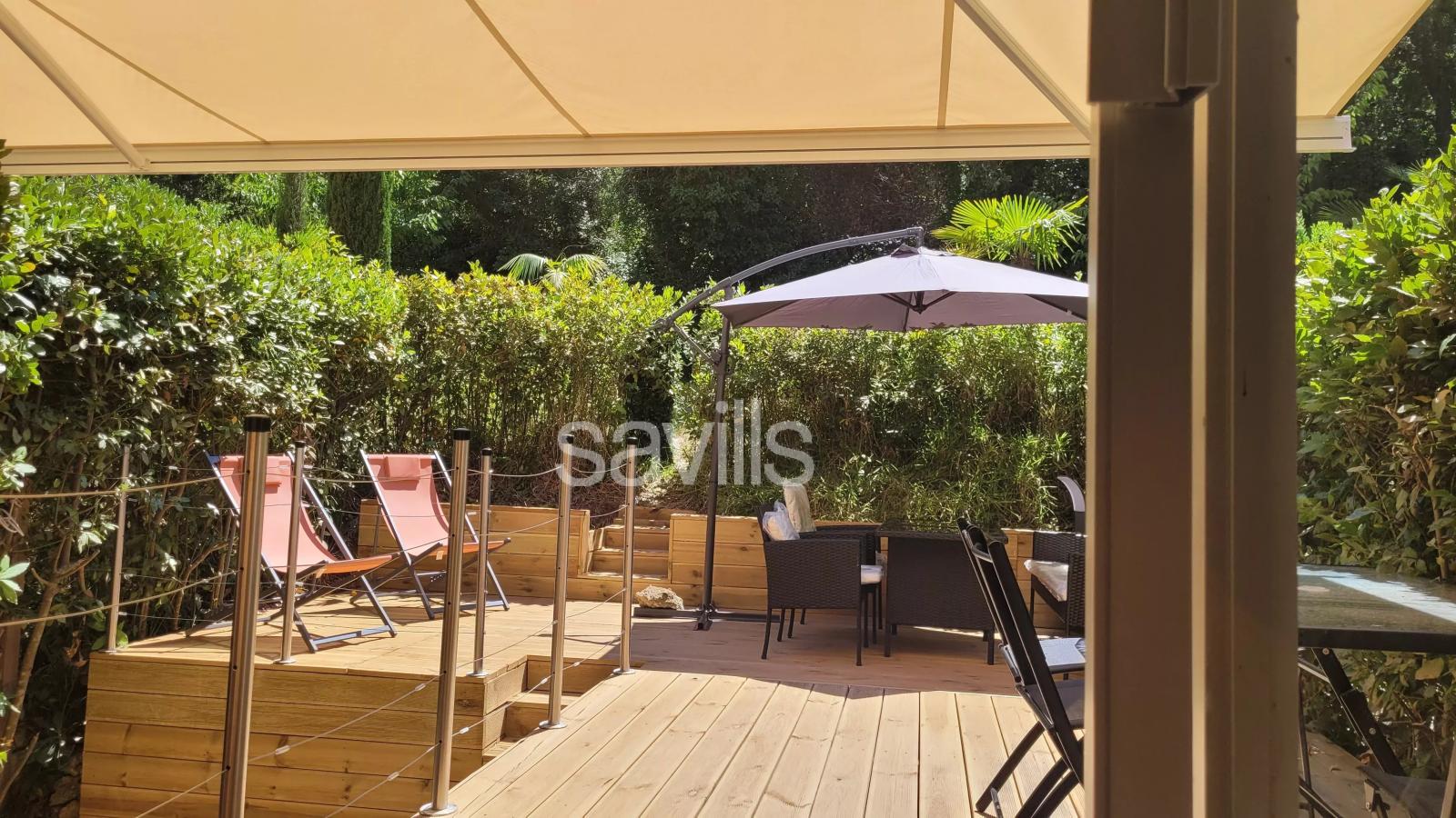 Appartement 3 pièces - rénové avec jardinet / terrasse - à pied du centre