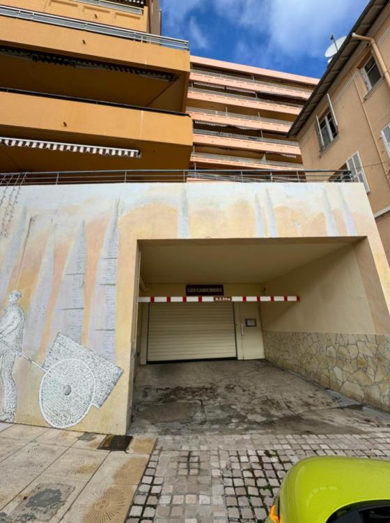BEAUSOLEIL : parking à louer, proche  Monte Carlo