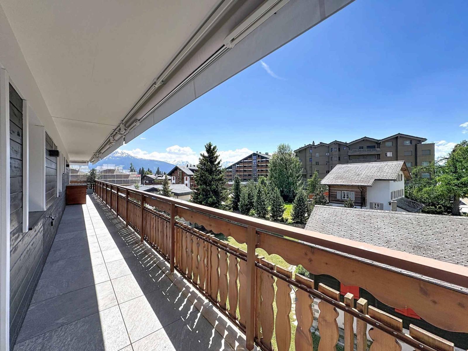 Situation exceptionnelle au cœur de Crans avec vue panoramique