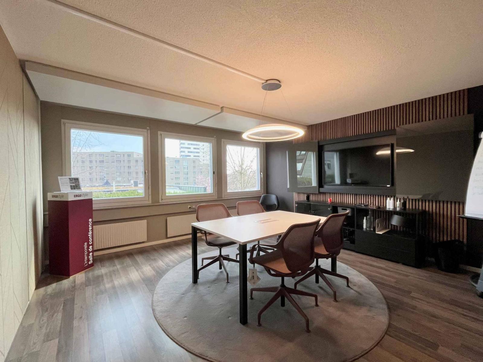 Local commercial, showroom, dépôt de 490 m2 à louer au Mont sur Lausanne