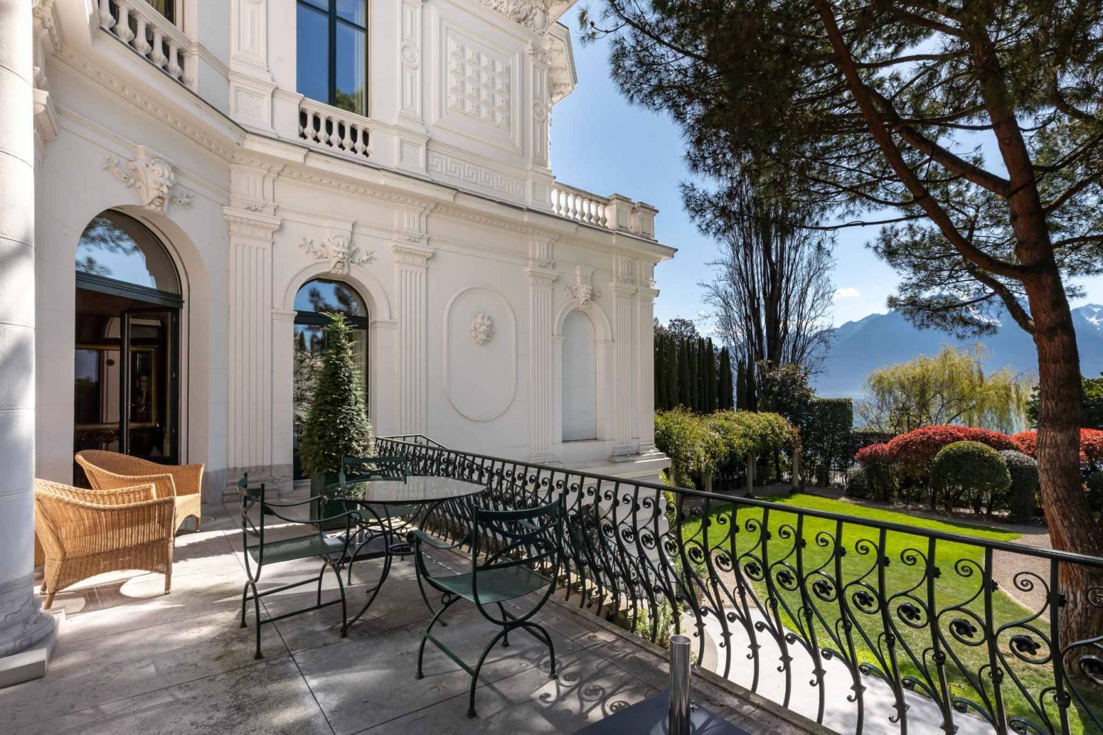 Perle architecturale au bord du lac