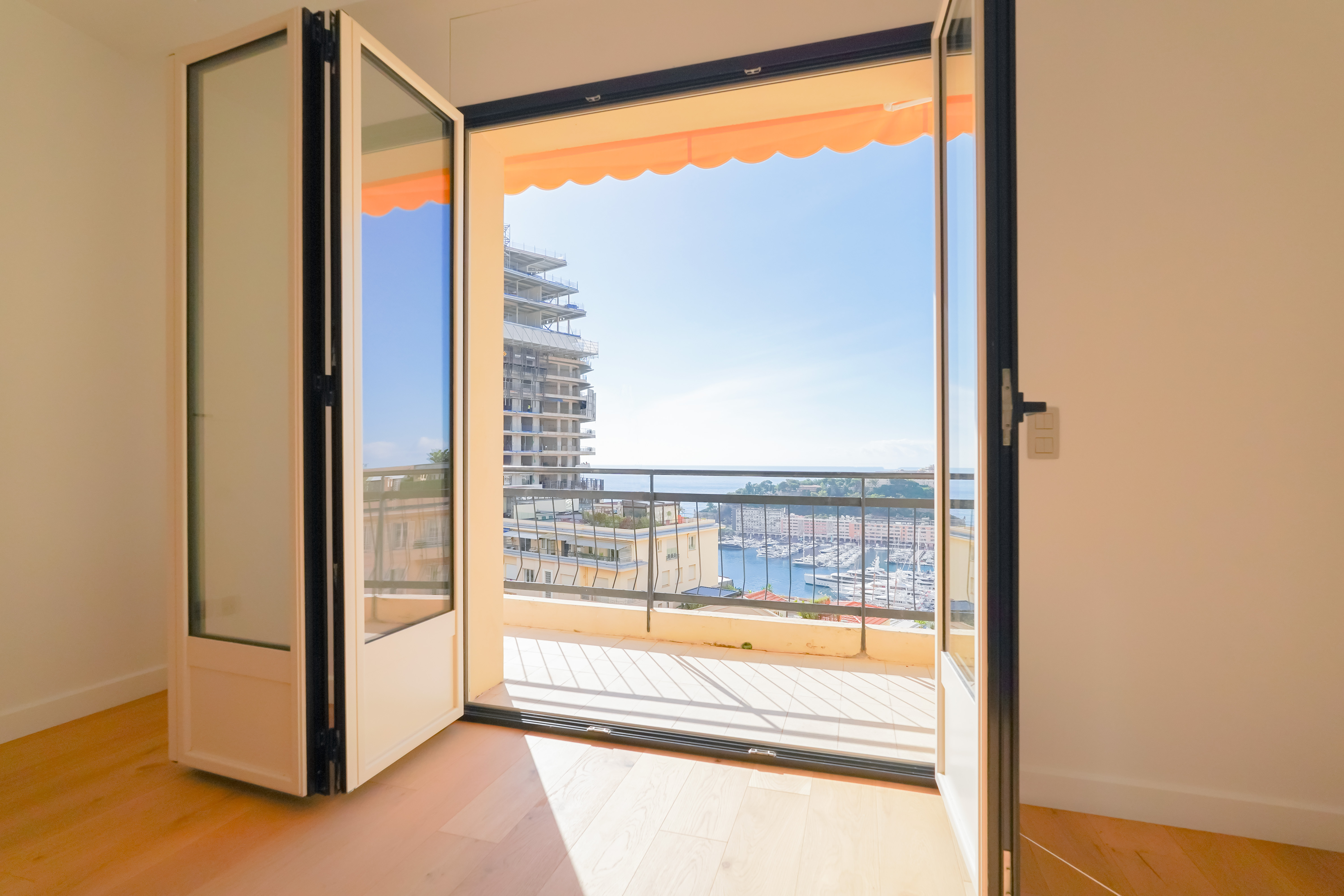DuHrQ_fene-tre-vue-mer-monte-carlo-1756970399.jpg