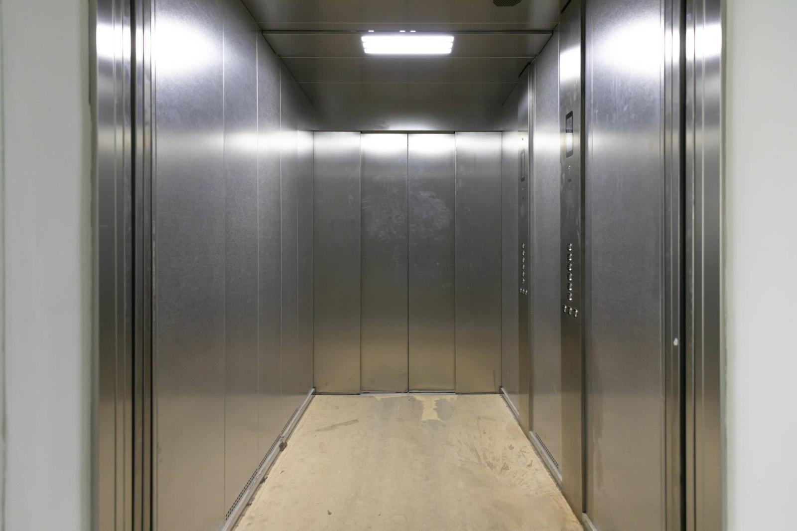 Magnifique surface de 600 m2 au 2ème étage d'un bâtiment moderne