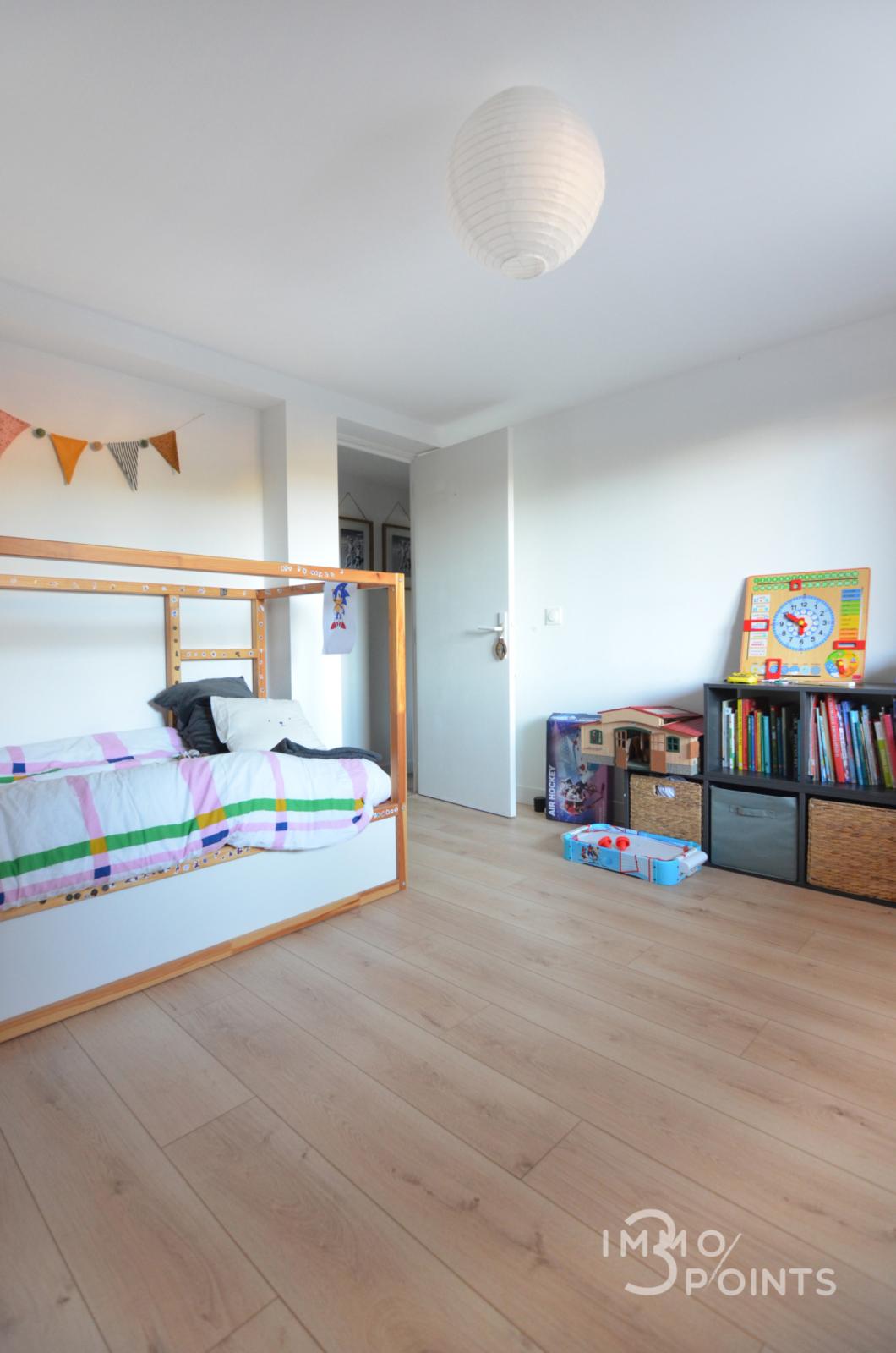 Villa familiale avec piscine – Secteur prisé