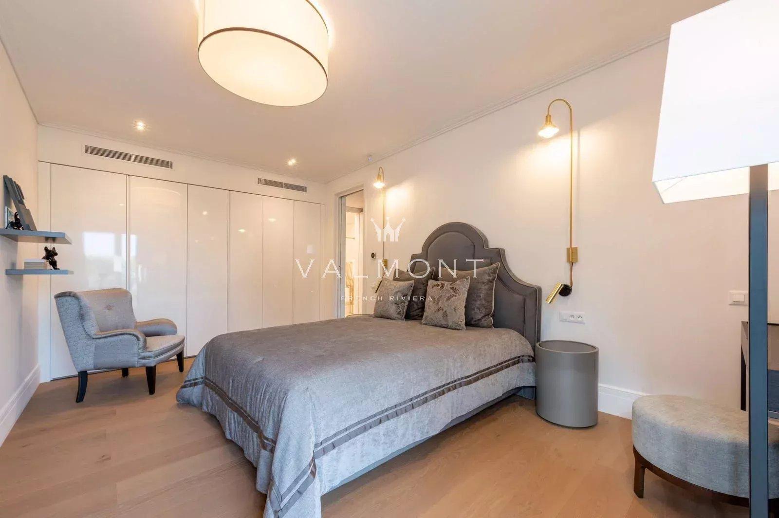 VILLA MODERNE AVEC VUE IMPRENABLE SUR LA MER