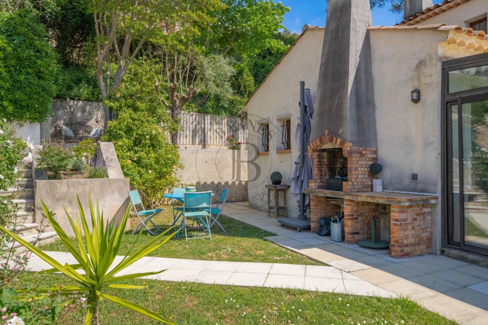 LA ROQUETTE SUR SIAGNE - VILLA FAMILIALE - VUE PANORAMIQUE