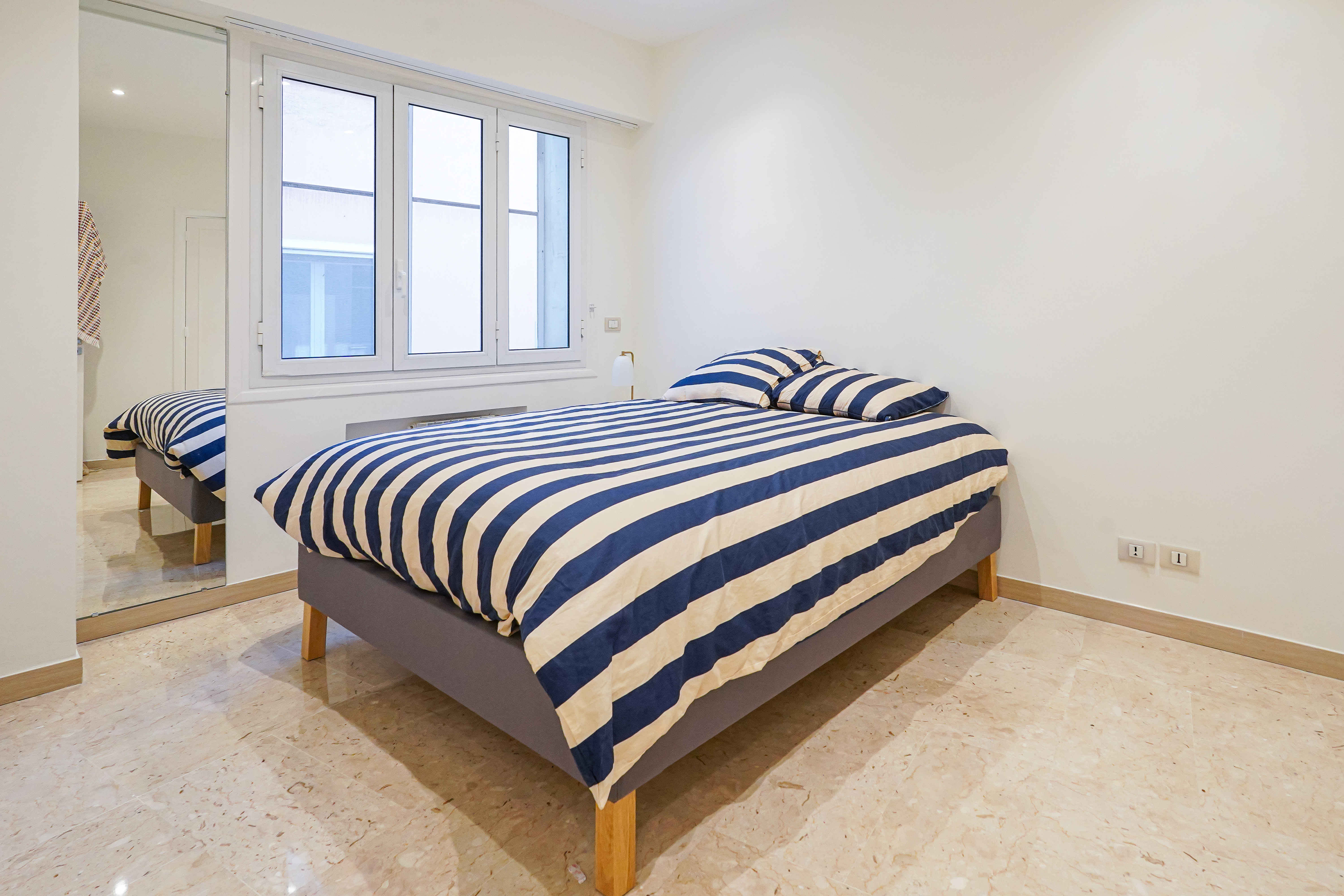 e1b3d_chambre-1-5-pie-ces-zodiaque-barnes-valeri-agency-monaco-1791297180.jpg