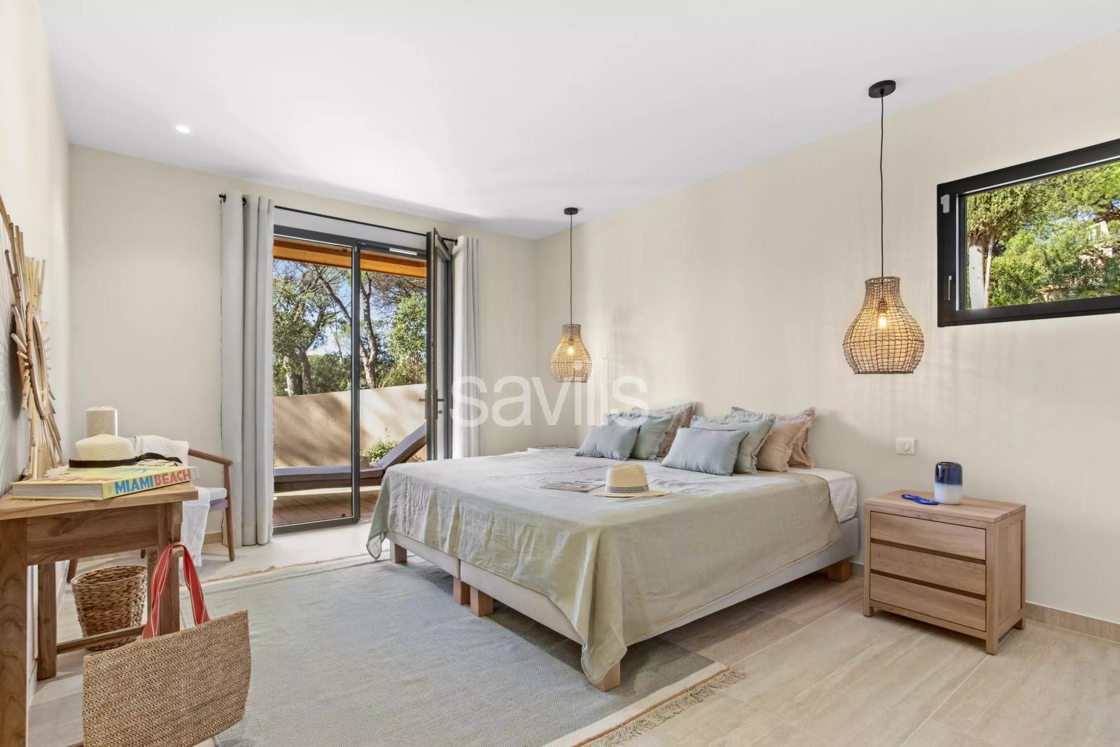 Villa élégante sept chambres avec piscine - à cinq minutes des plages de rêve