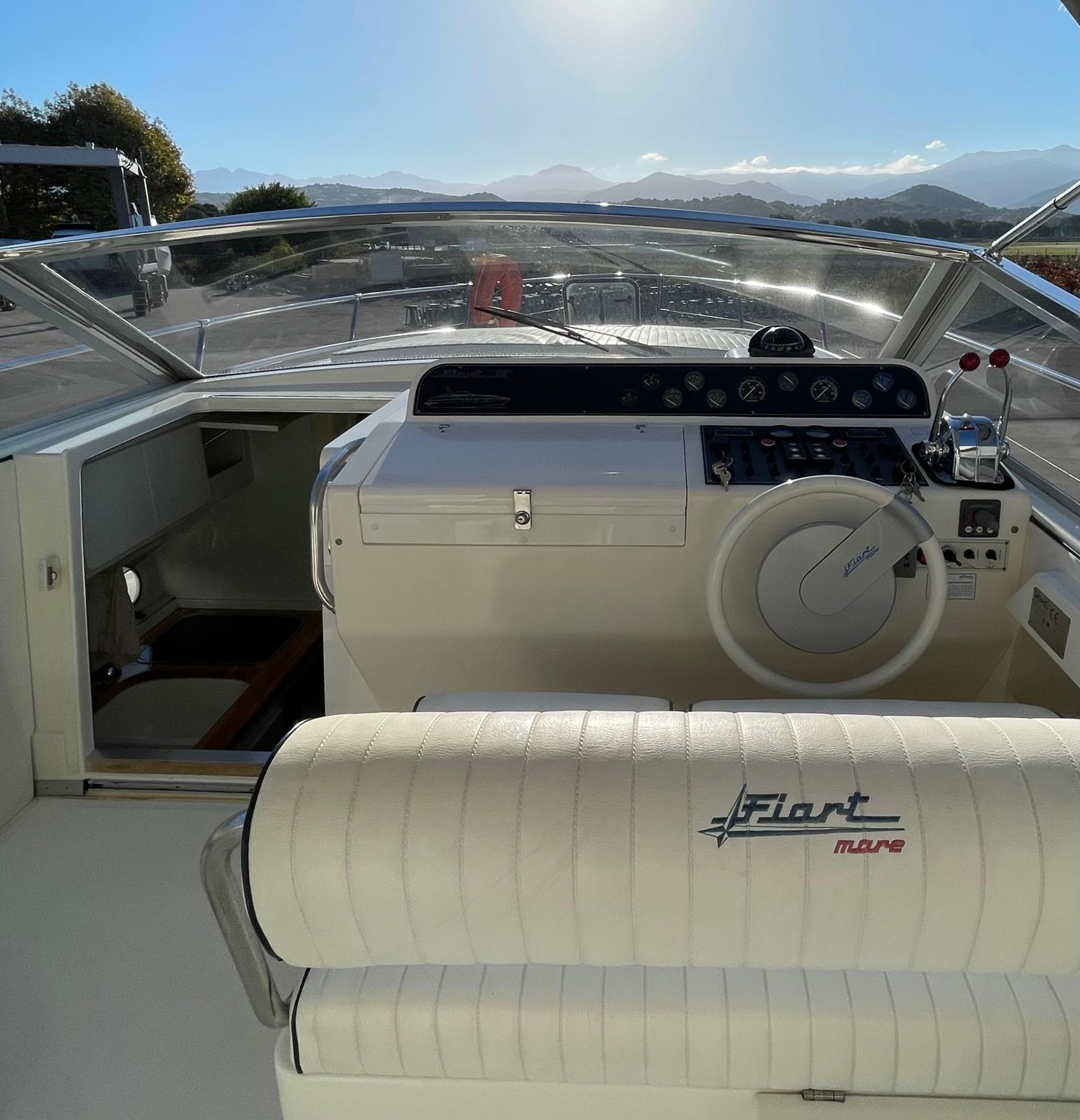 5Qs3d_6_fiart_32_genius_poste_de_pilotage.jpg