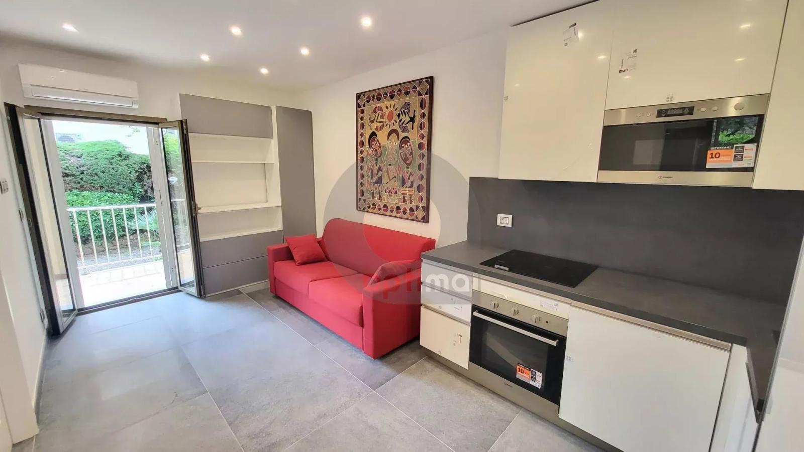 Roquebrune Cap Martin  - Coquet deux pièces avec terrasse à 100 mt des plages