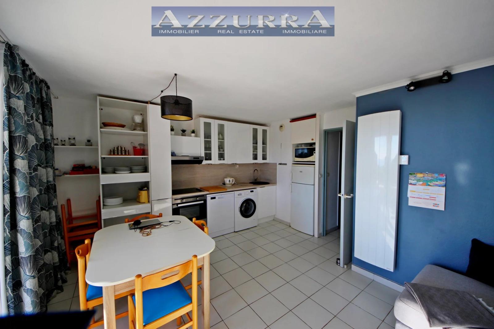 AGAY CAP ESTEREL LE HAMEAU: superbe 3 pièces meublé pour 6 personnes. Expo Sud, parking privé. Vue mer panoramique