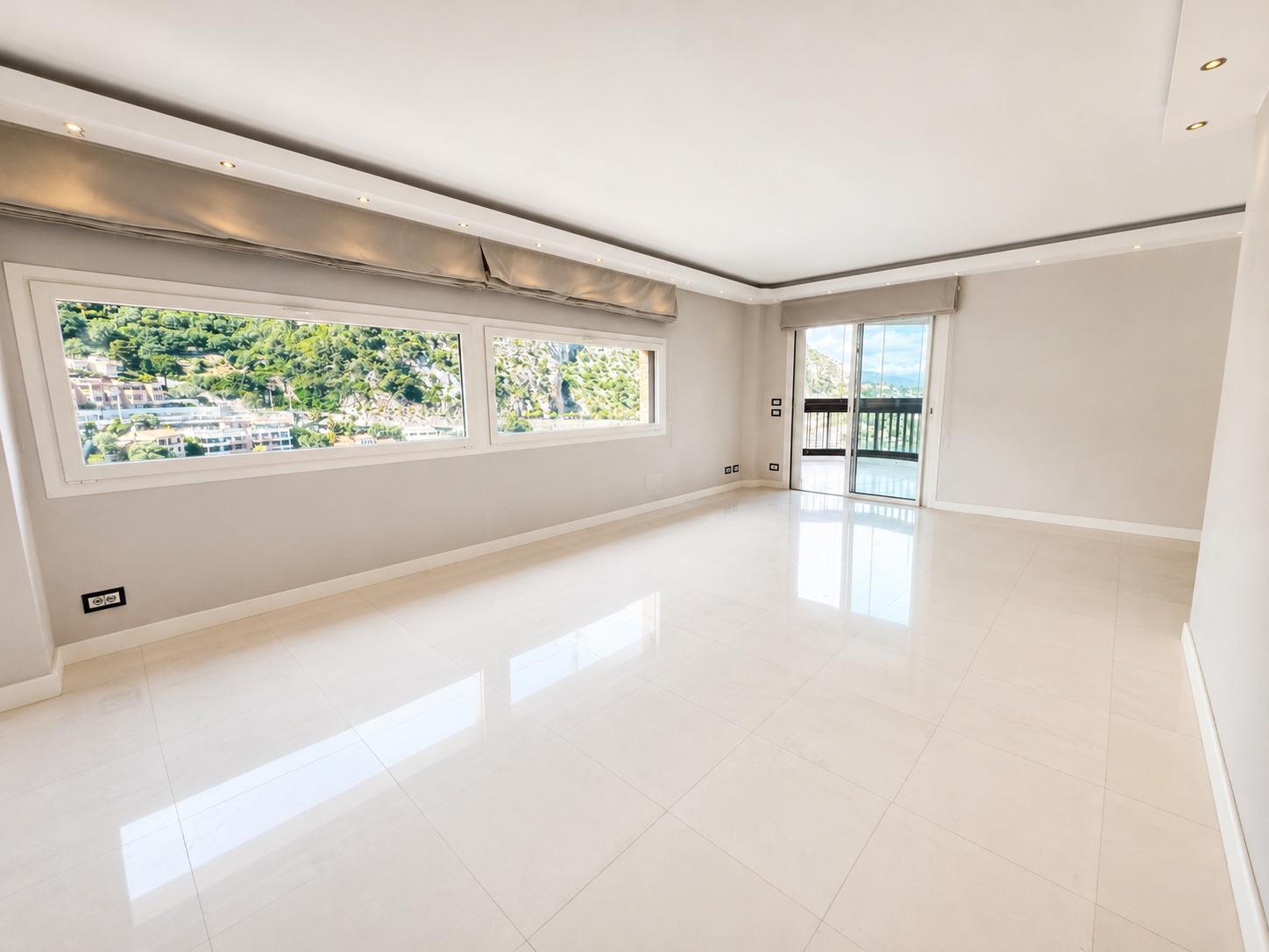 Parc Saint Roman – Duplex en dernier étage, trois chambres et vue mer