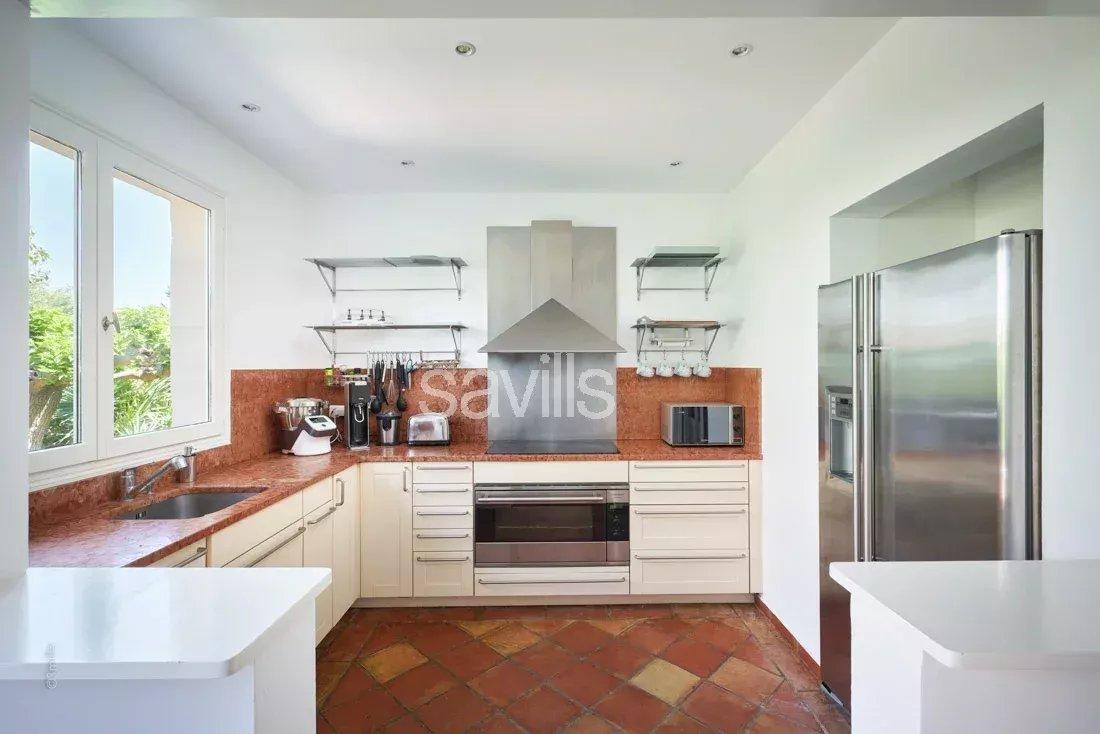 Villa avec piscine dans le centre du village de Saint-Tropez