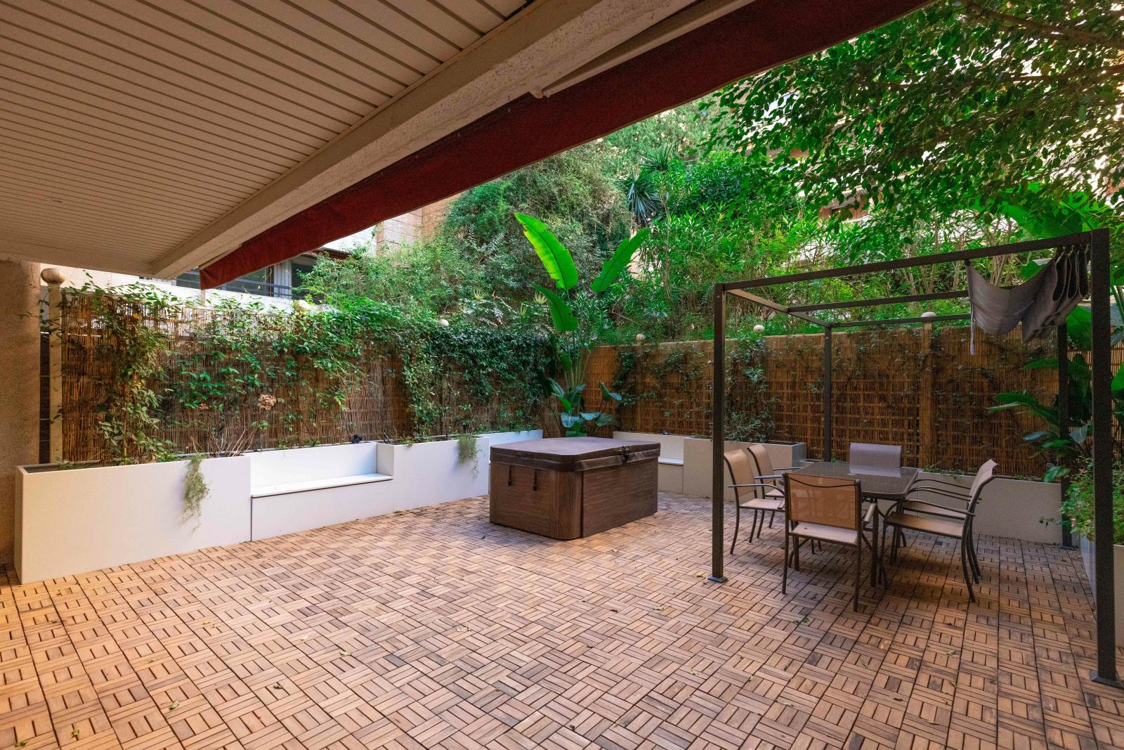 MAGNIFIQUE 2 PIECES ENTIEREMENT RENOVE