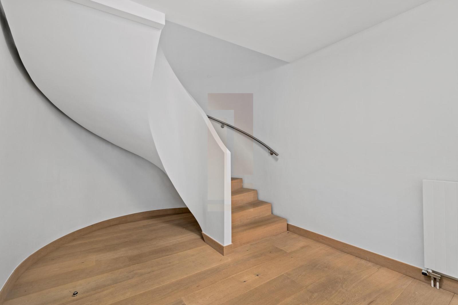 Exceptionnel 6.5 pièces en duplex avec jardin à Champel