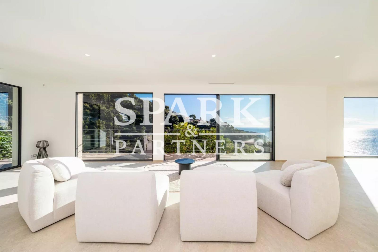 Roquebrune Cap Martin -Magnifique villa contemporaine - vue mer