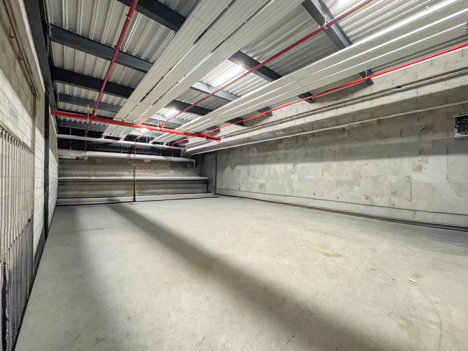 Magnifique surface artisanale de 505m2 de plain-pied