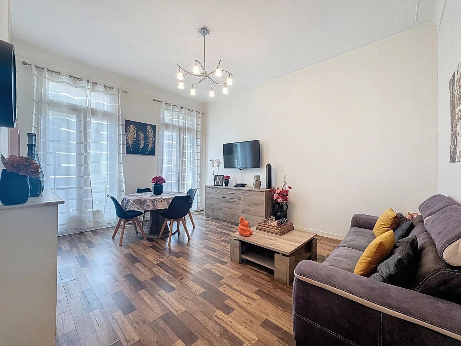 CANNES - BAS CARNOT - 3P BOURGEOIS TERRASSE