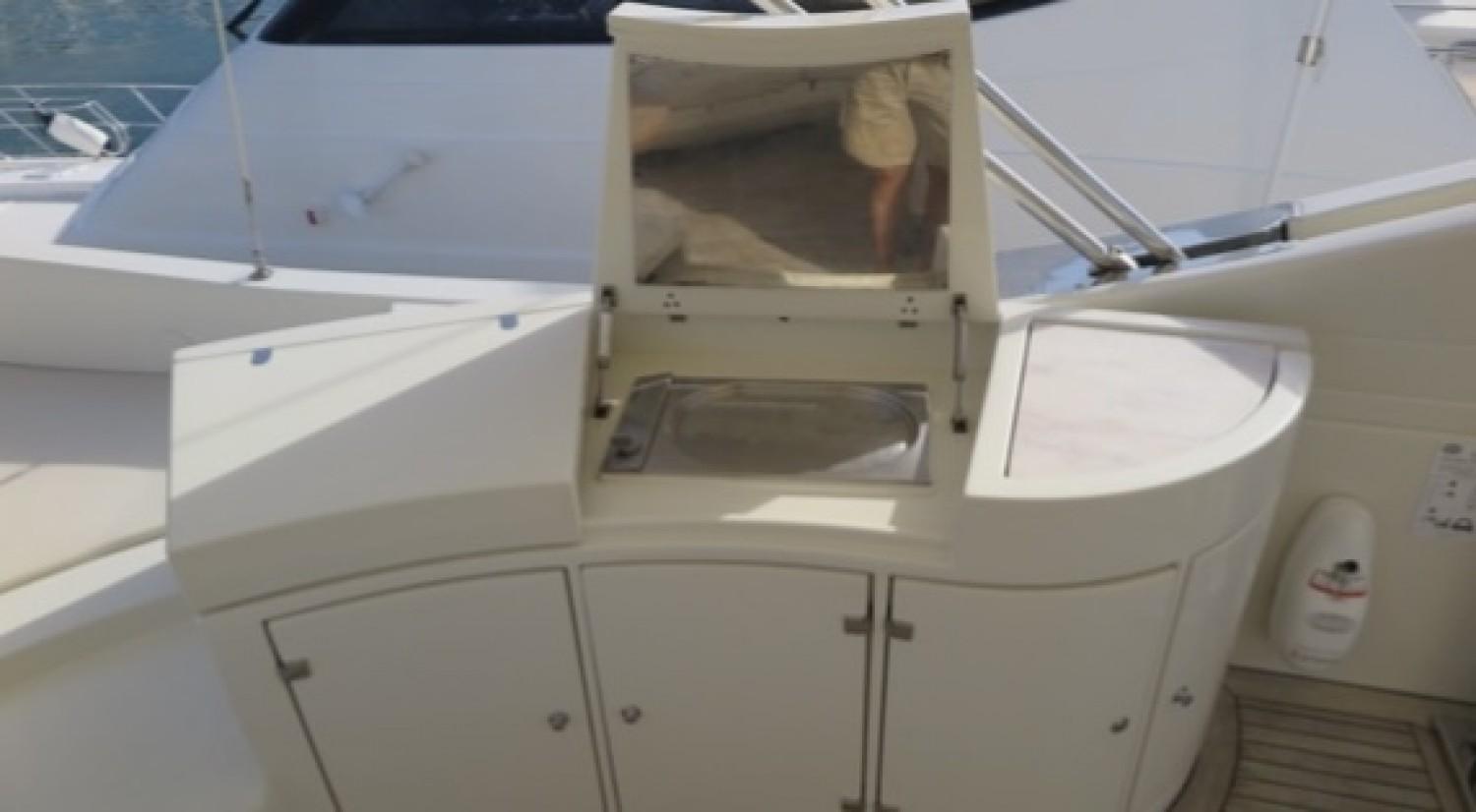 e7051_0e70d_bateau_riva-opera-85_9576713.jpg