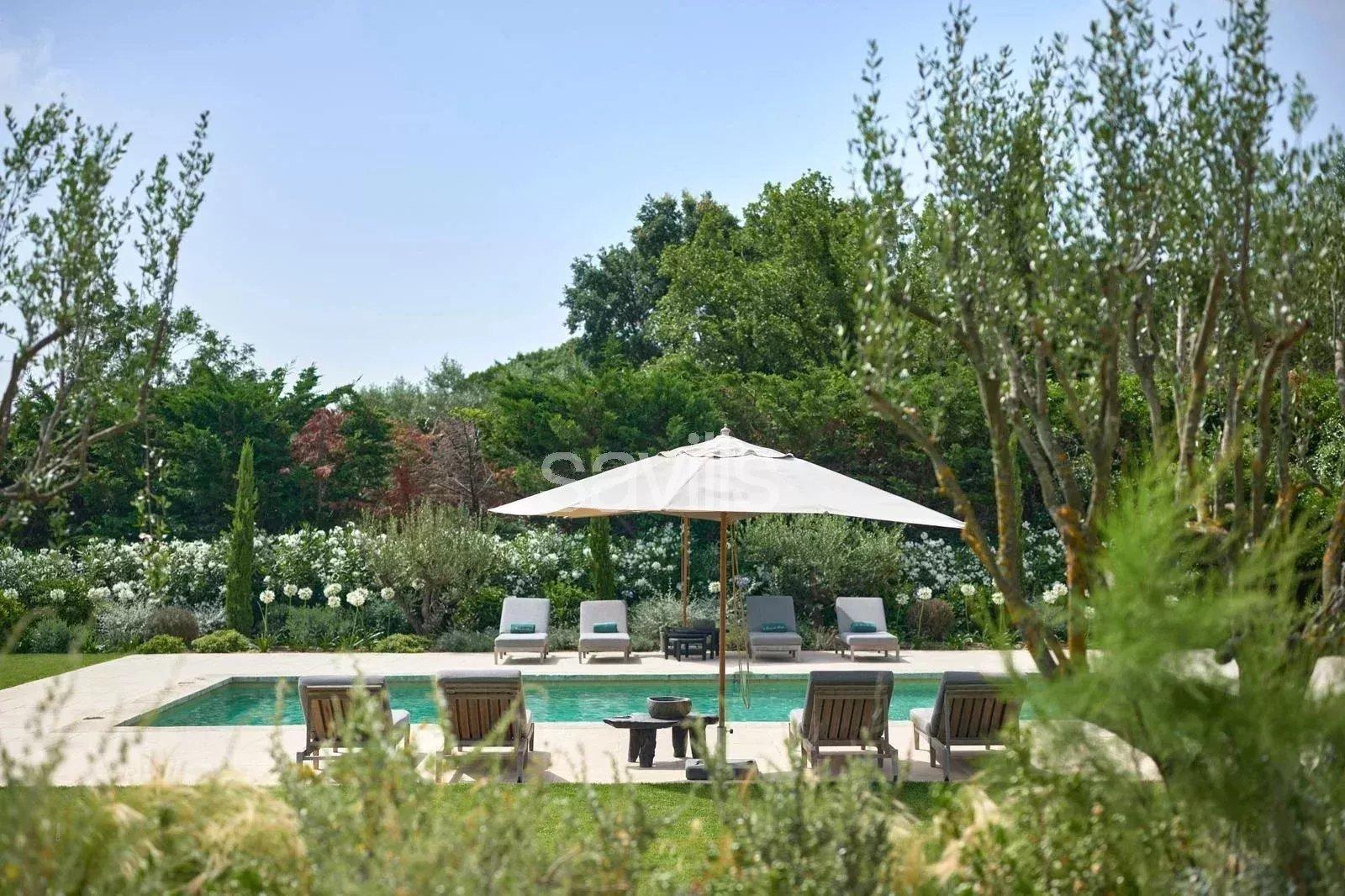 Demeure d'exception au cœur des vignes, proche de la plage et du village de Saint-Tropez