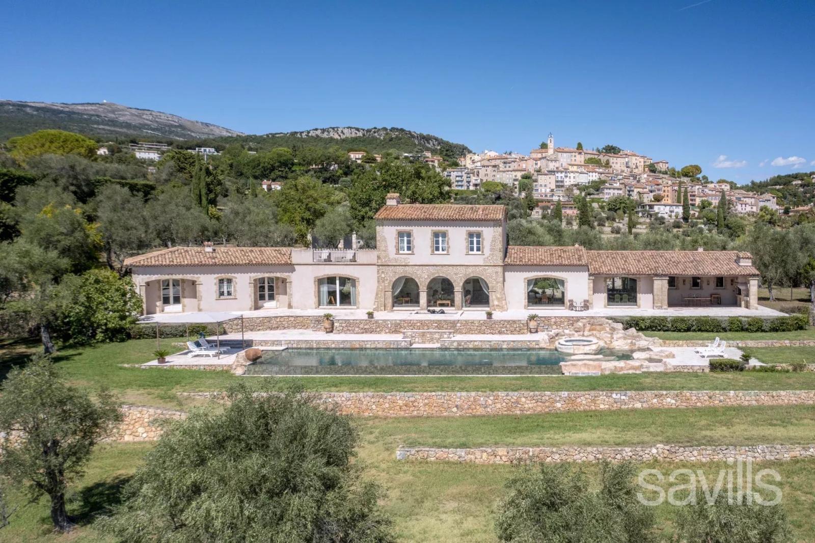 Luxueuse propriété avec vue mer panoramique.