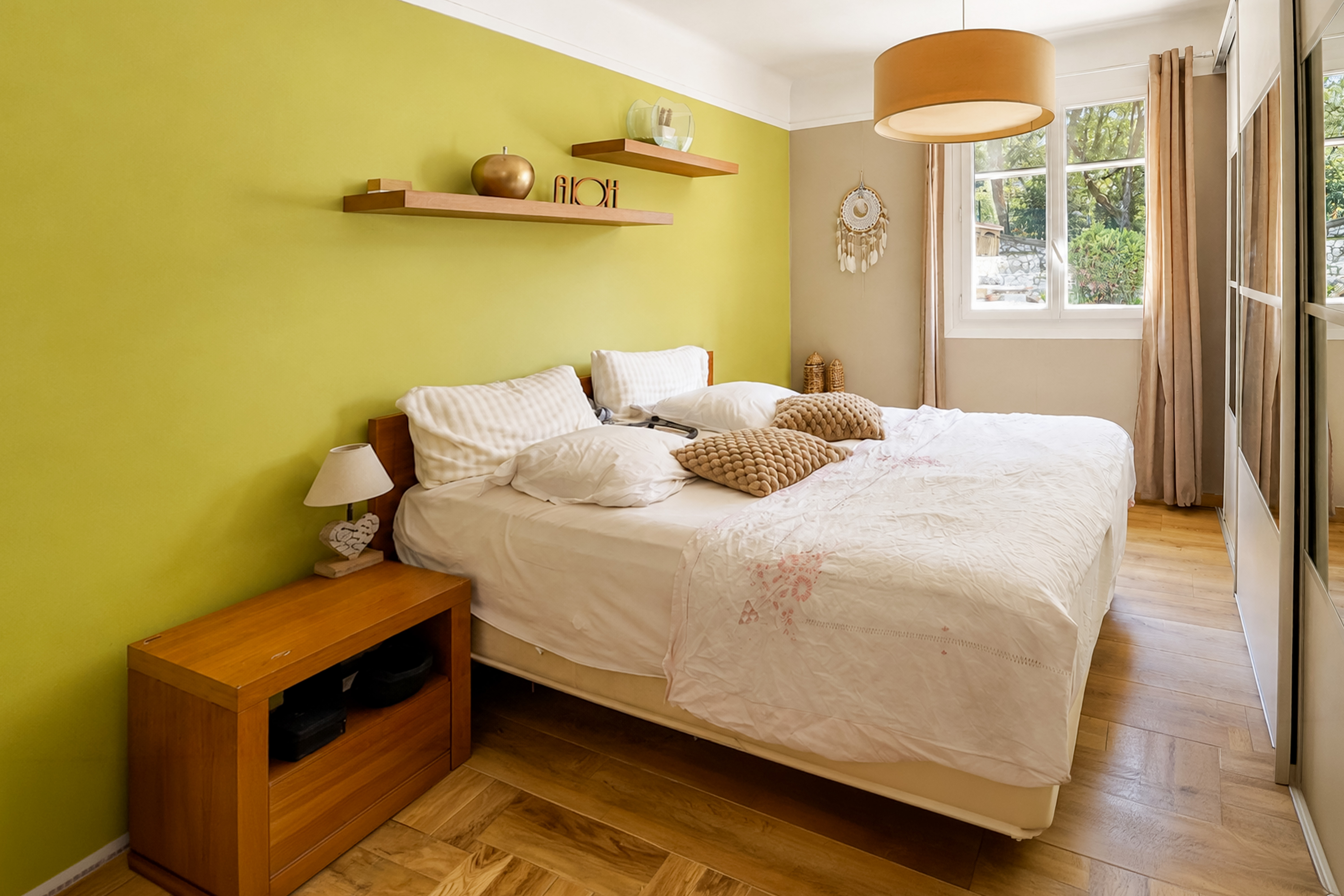 e8037_chambre-1-valeri-agency-by-jm-barei-cap-d-ail-la-trinite-la-turbie-1788768443.jpg