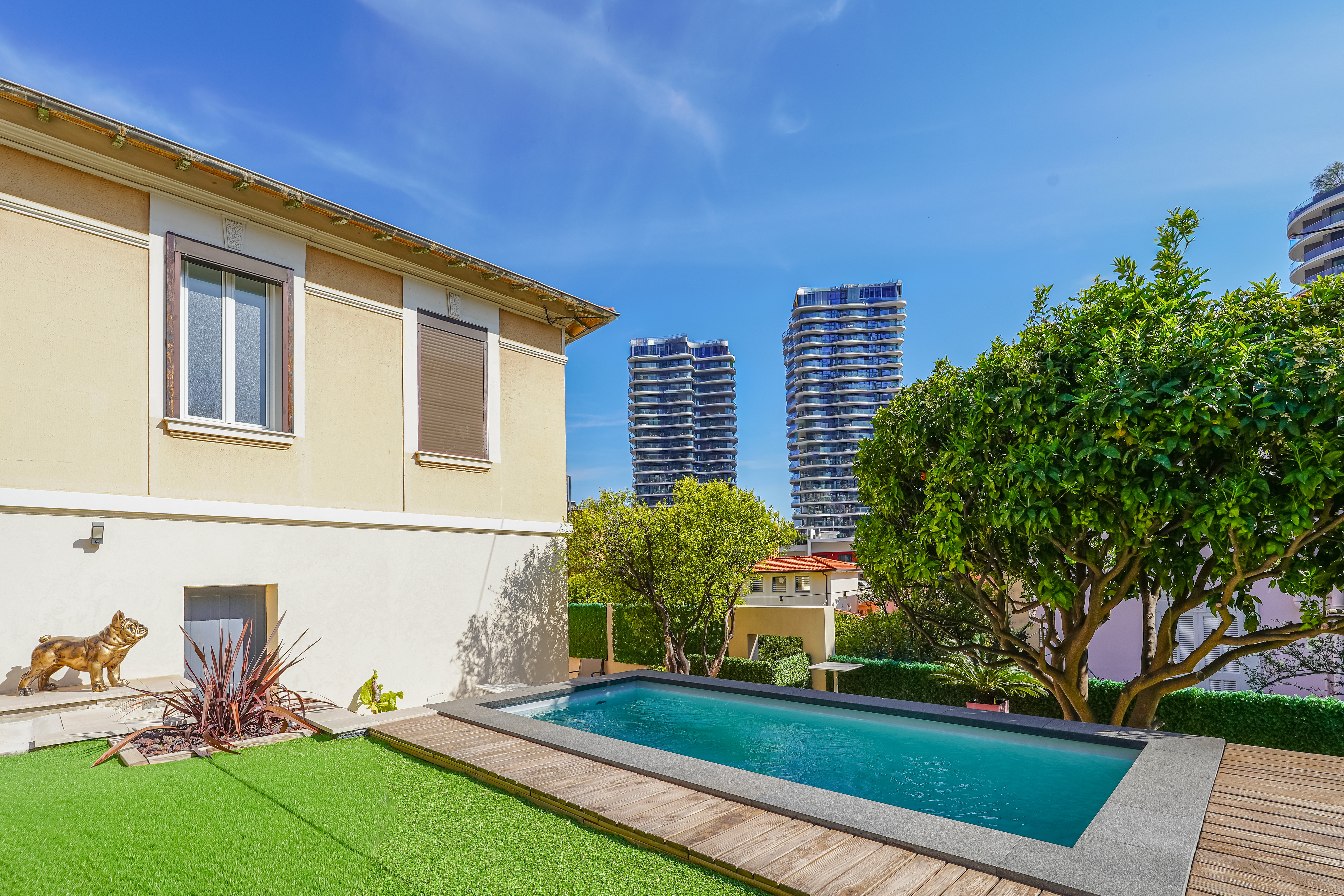 e8632_piscine-fac-ade-beausoleil-valeri-agency-by-jm-barei-cap-d-ail-1774541208.jpg