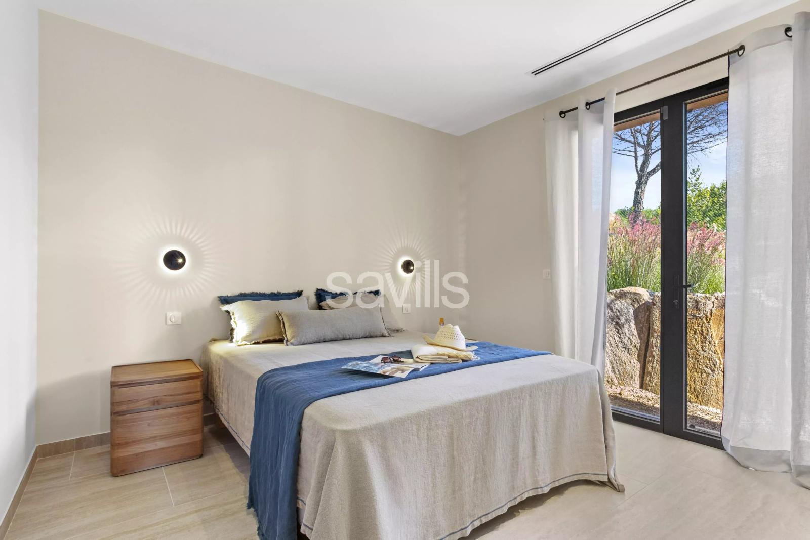 Villa élégante sept chambres avec piscine - à cinq minutes des plages de rêve