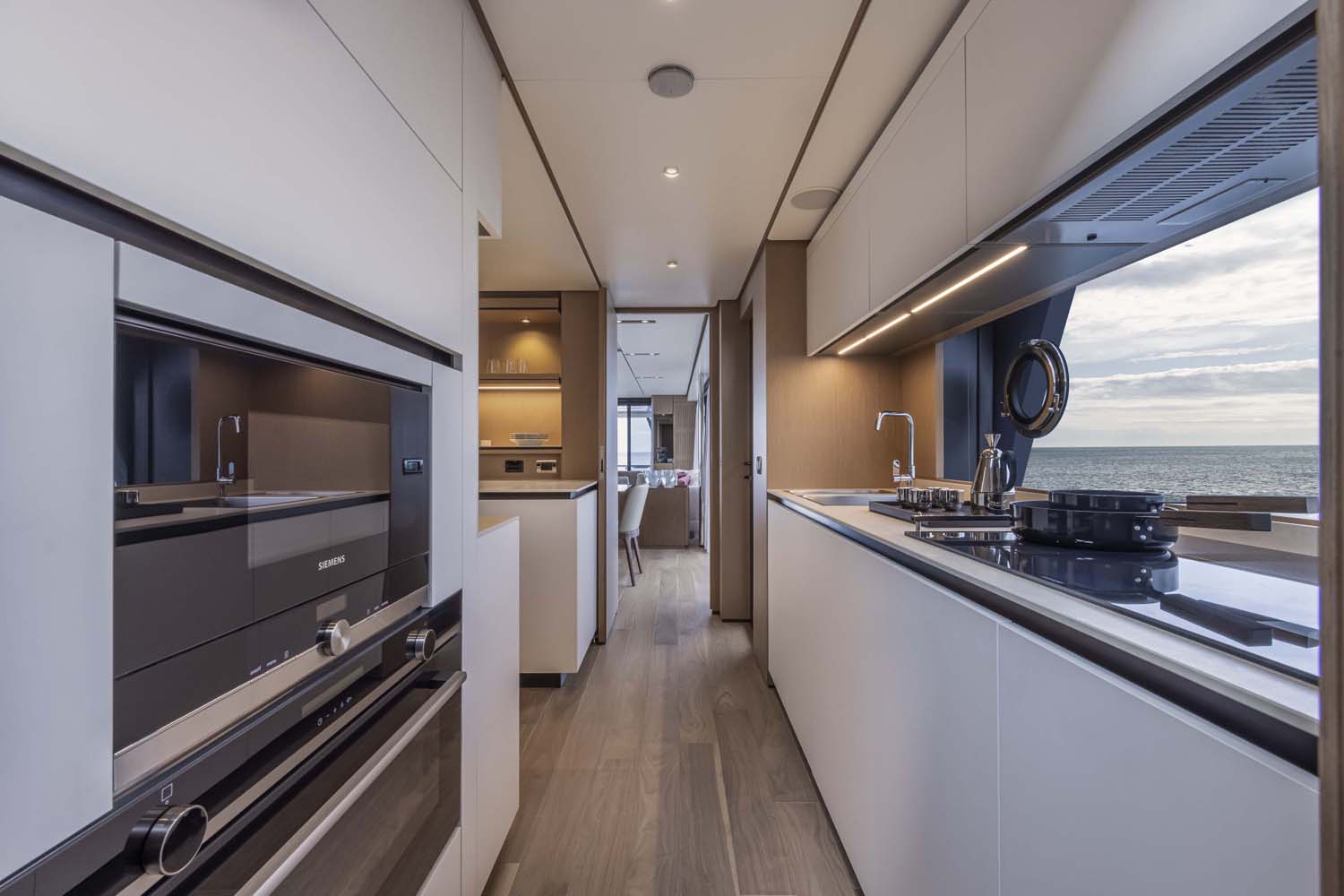 b2a9a_bstp7_ferrettiyachts1000-yacht-de-luxe-a-vendre-interior.jpg