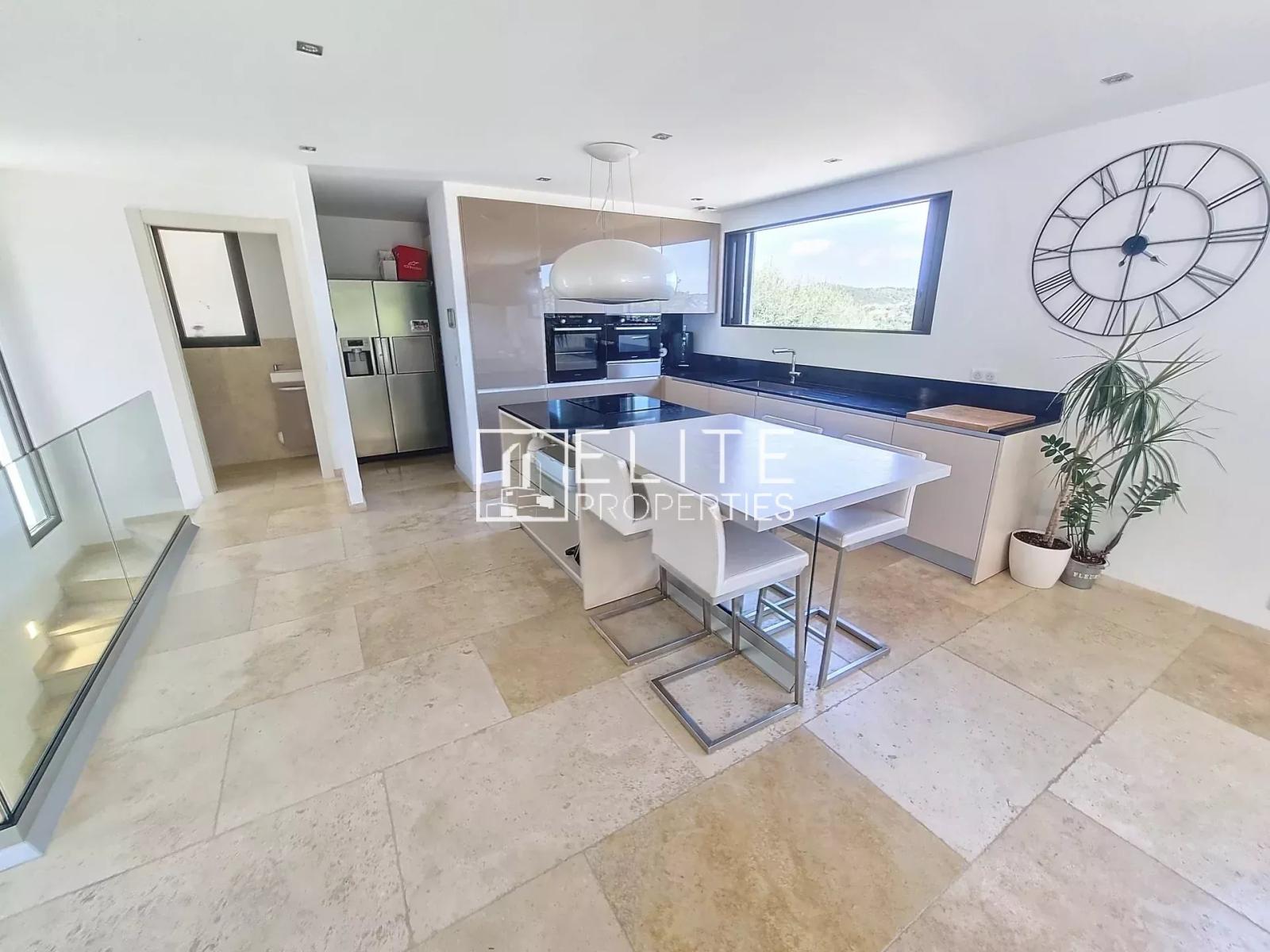 MAISON MODERNE 4 PIECES 126m² LE TIGNET