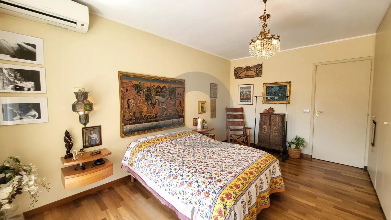 Menton centre - Appartement 2 Pièces - terrasse - cave et parking