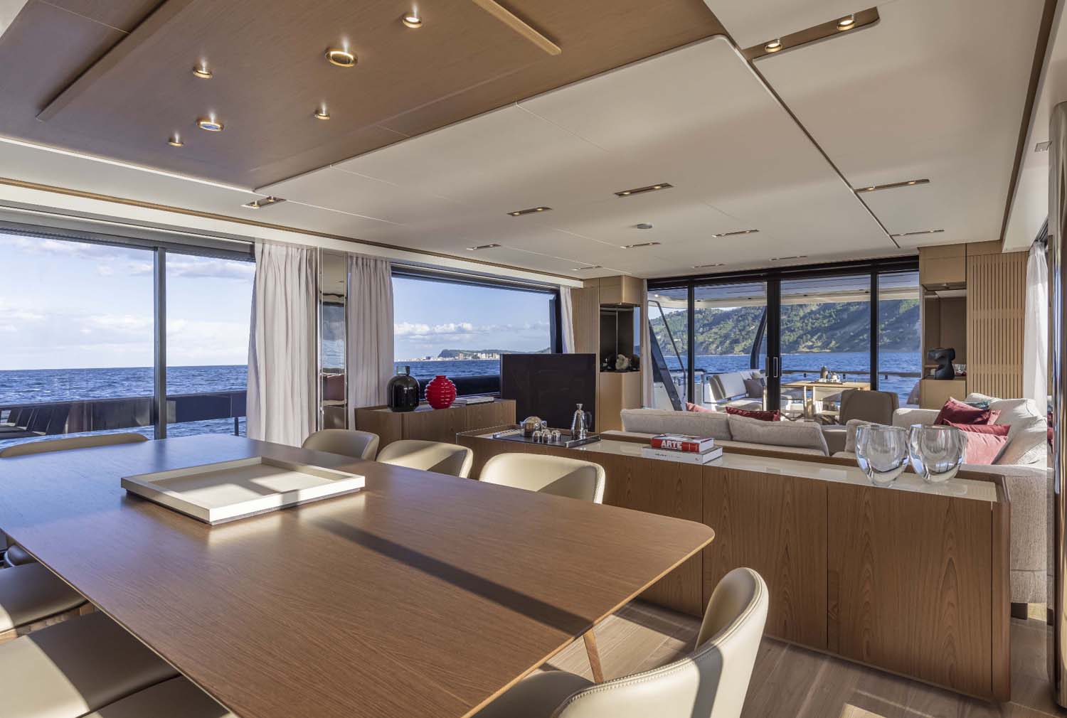 ee021_eojti_ferrettiyachts1000-super-yacht-de-luxe-lowerdeck.jpg