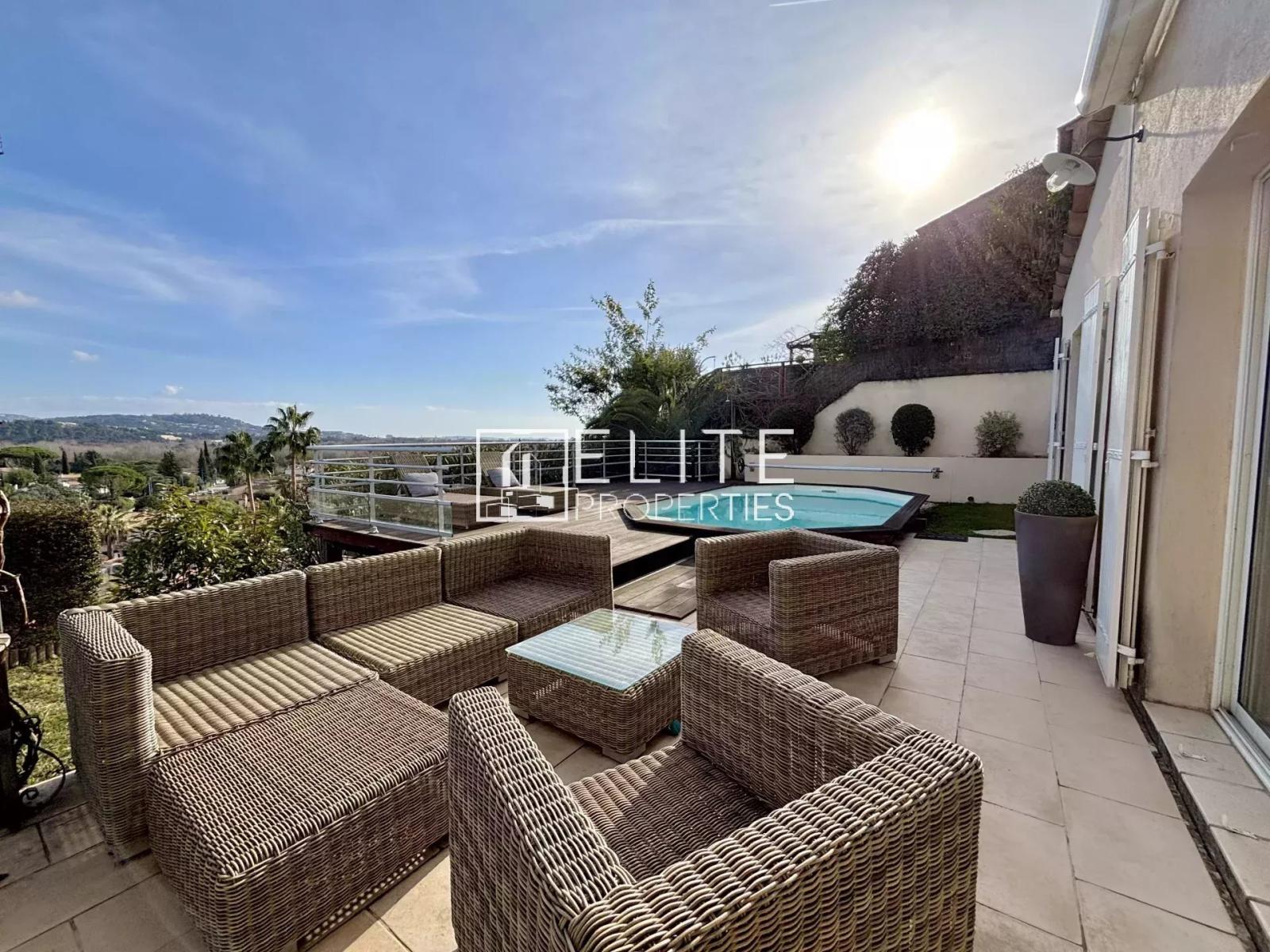 Maison familiale en position dominante – Aperçu mer et montagne – Mandelieu-la-Napoule