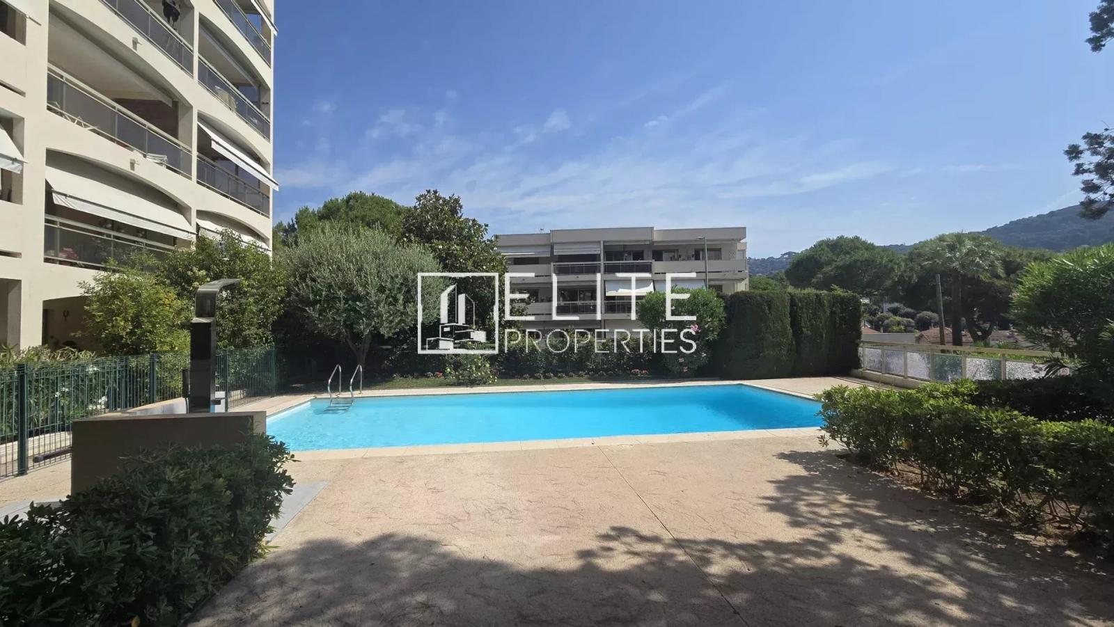 APPARTEMENT 4 PIÈCES 65 m² + GARAGE + JARDIN PRIVATIF LE CANNET